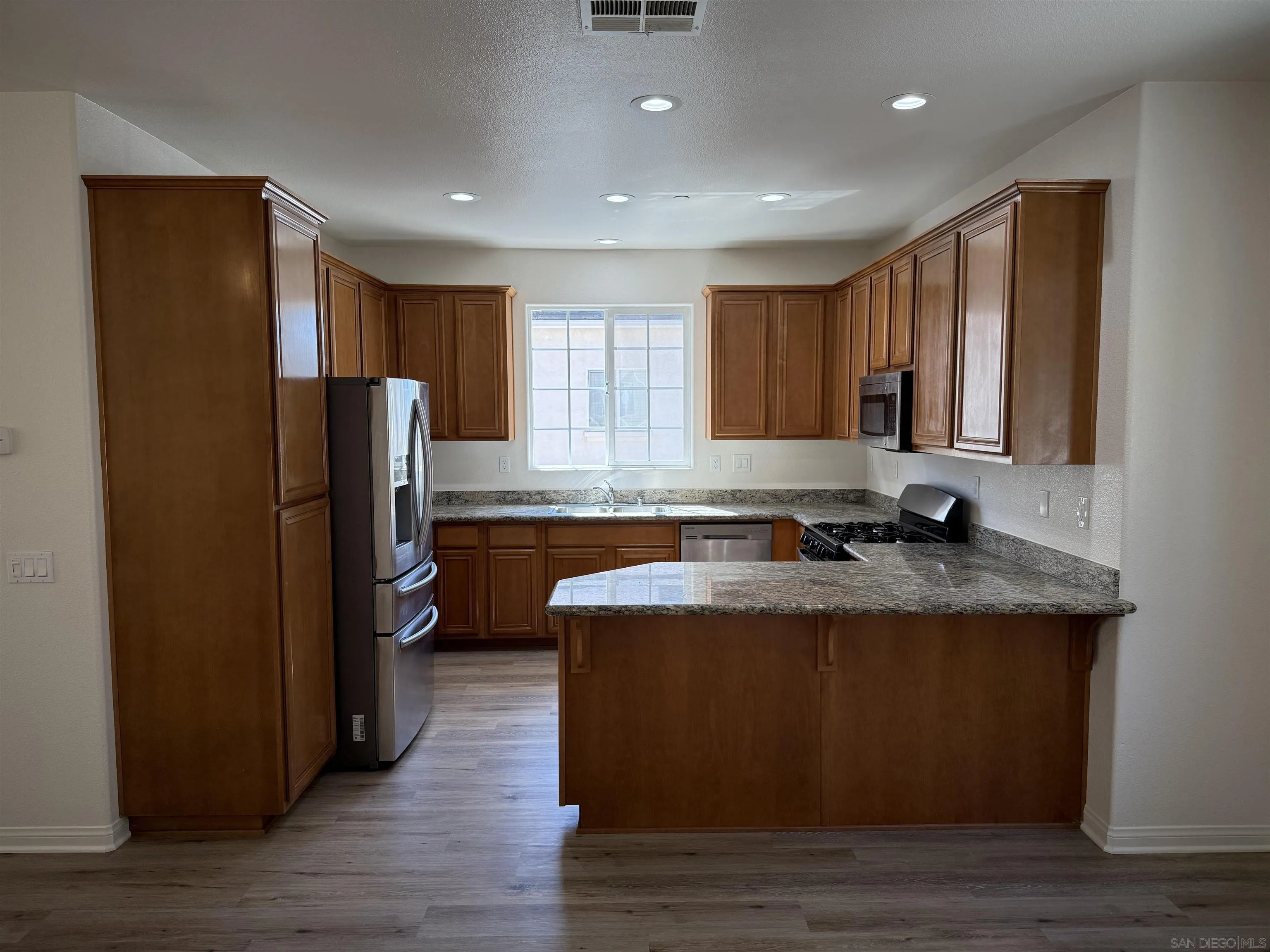 Photo #10: 250039889 Listing: Photo #10