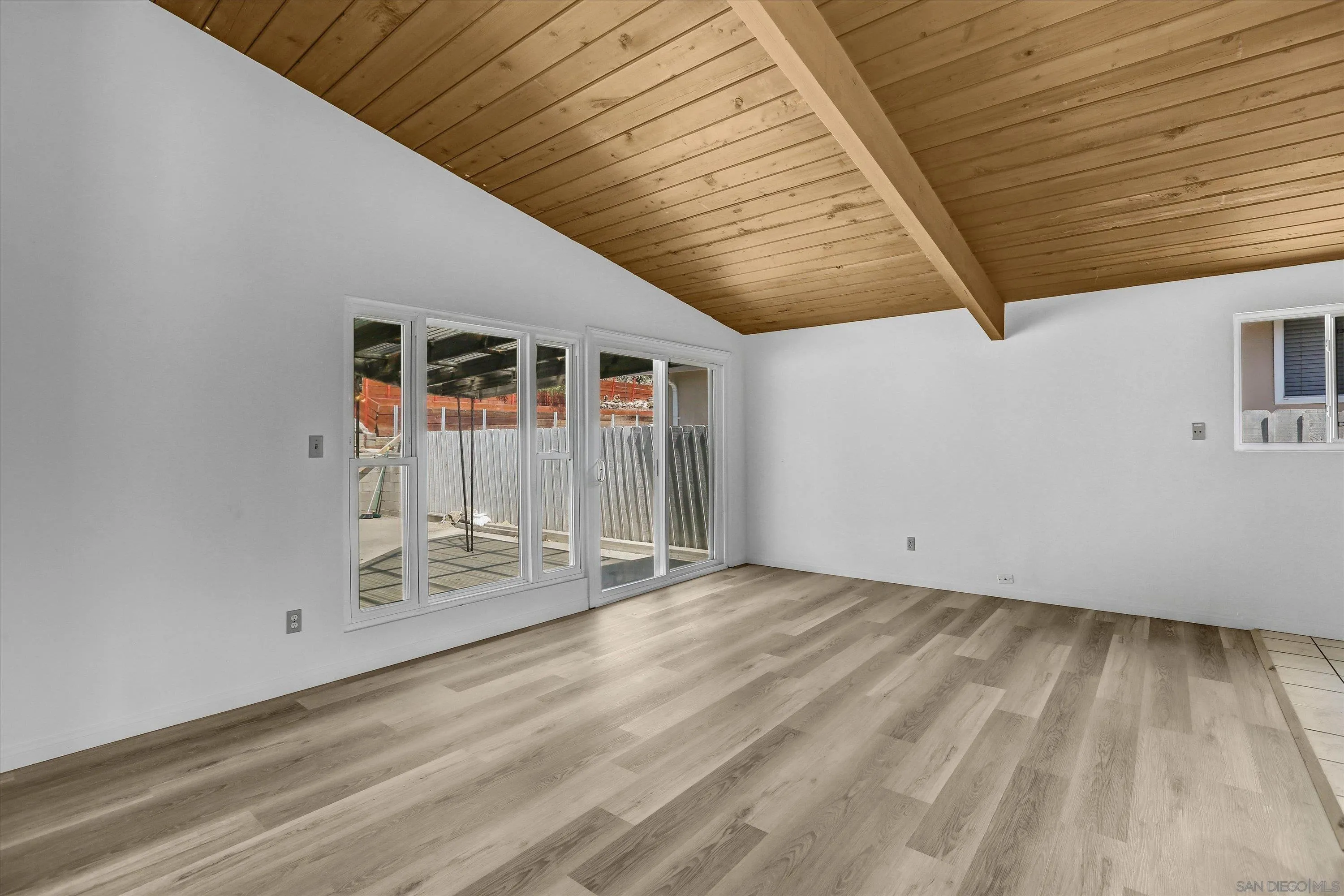 https://cdn.realtyfeed.com/cdn/127/250039890/c5ab26ef07a51cca8ac6cf6f3d3a4d30.webp