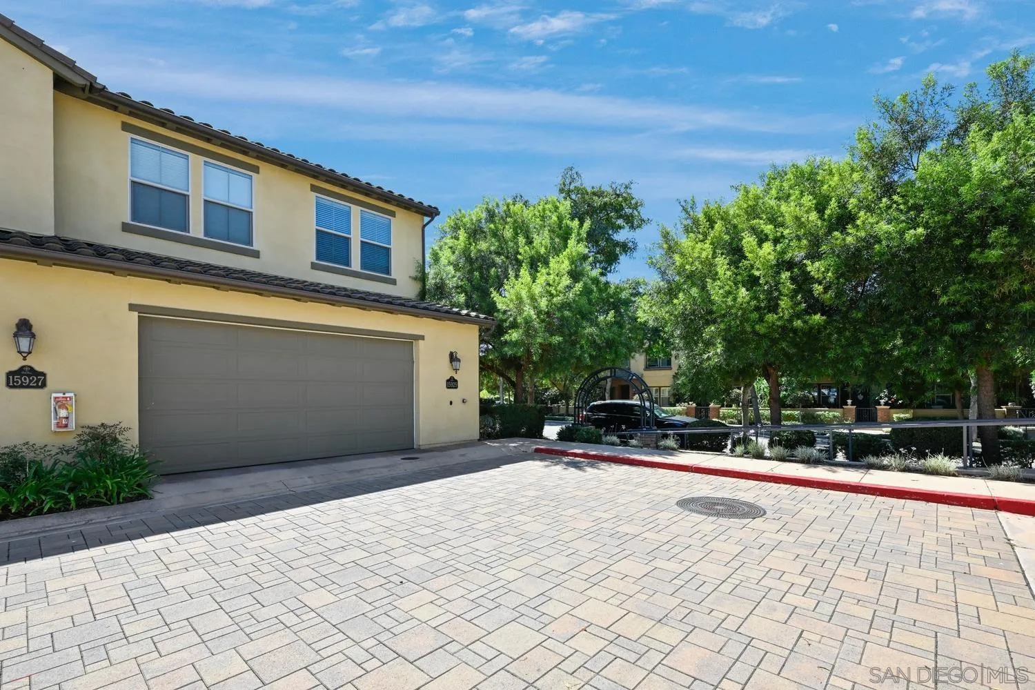 Photo #3: 250039892 Listing 