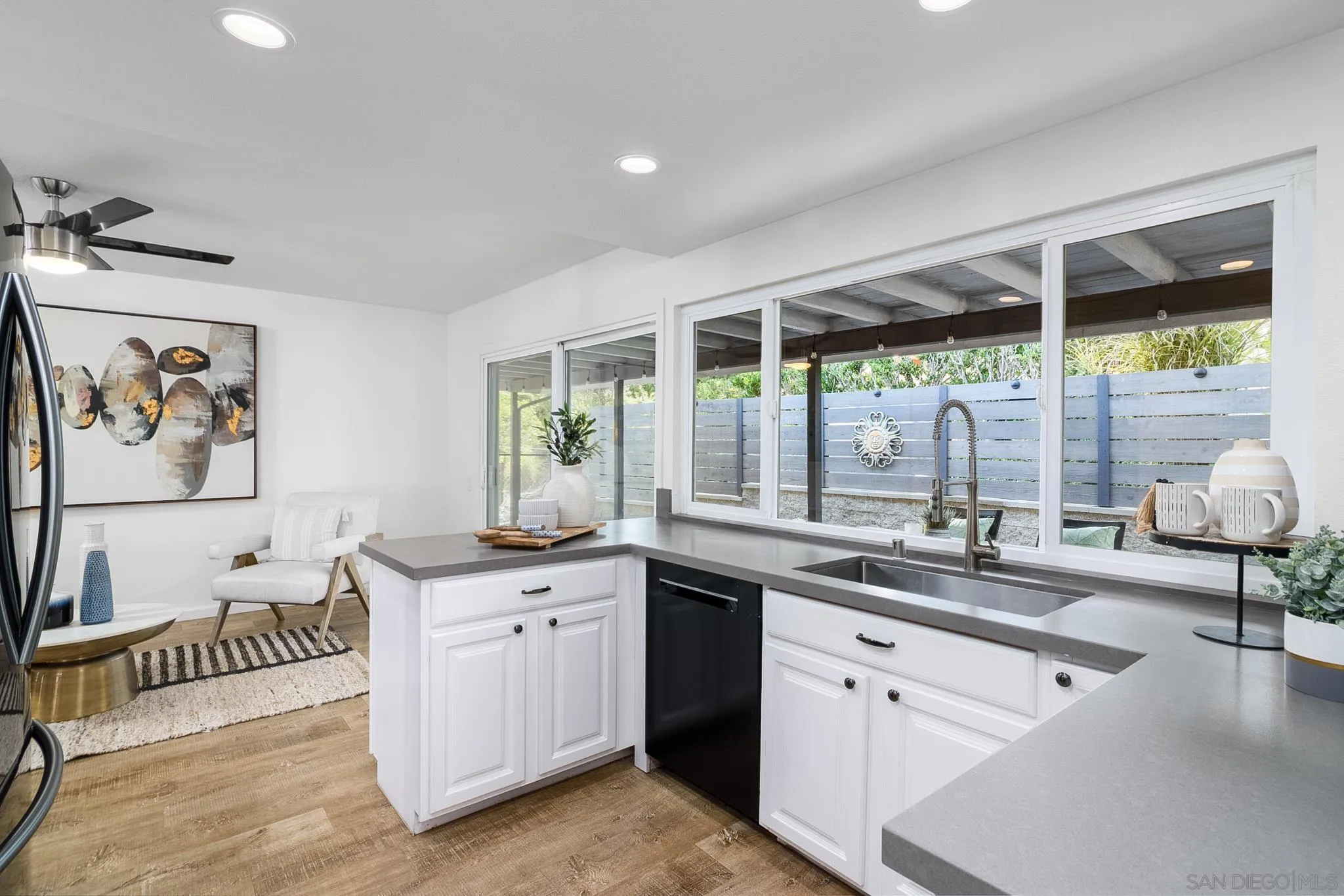https://cdn.realtyfeed.com/cdn/127/250039893/d14d41f0bd69cde737ca7c672a638de2.webp