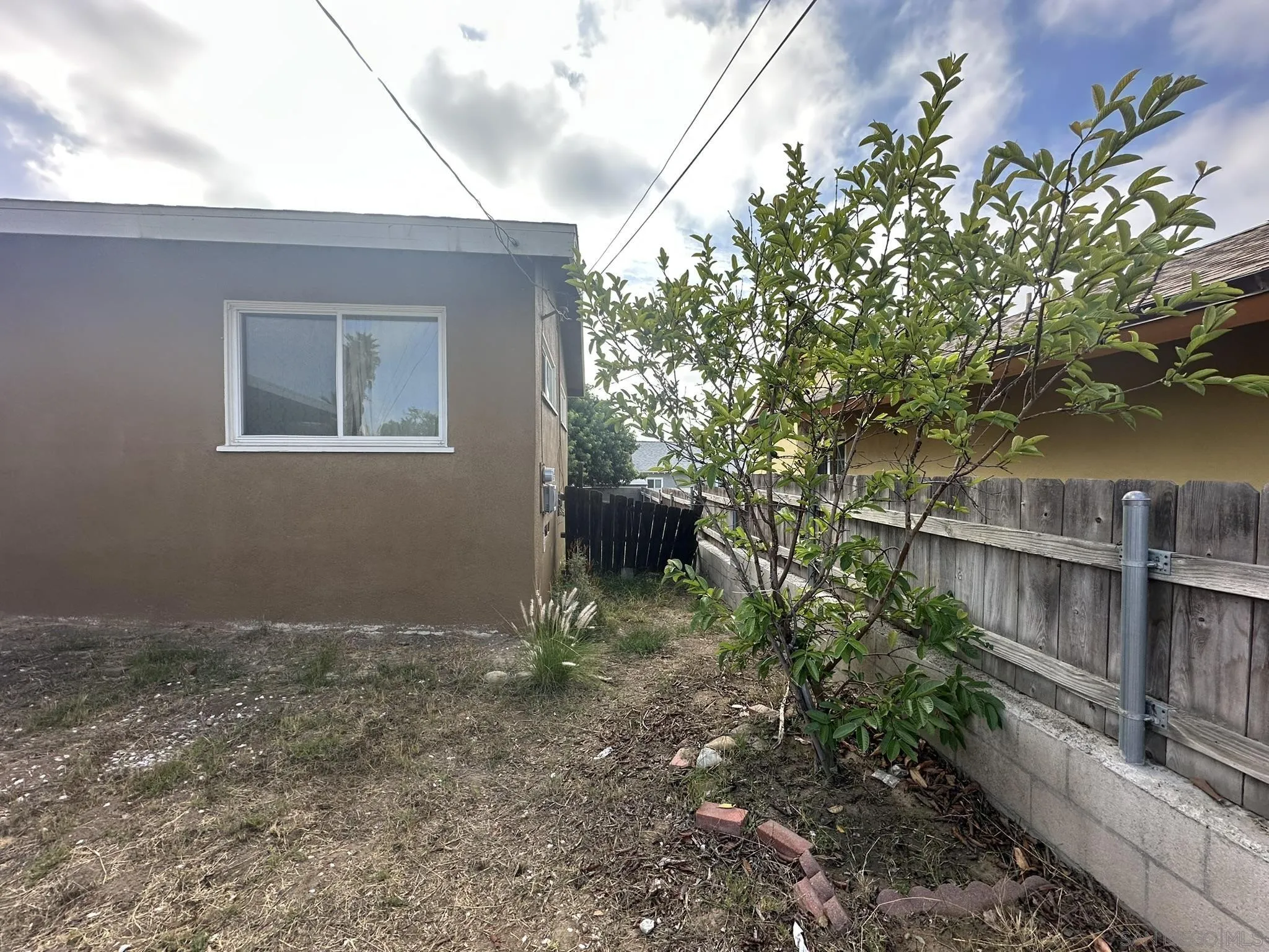 https://cdn.realtyfeed.com/cdn/127/250039895/ad998f5d49343ef6b1a8586039963ca6.webp