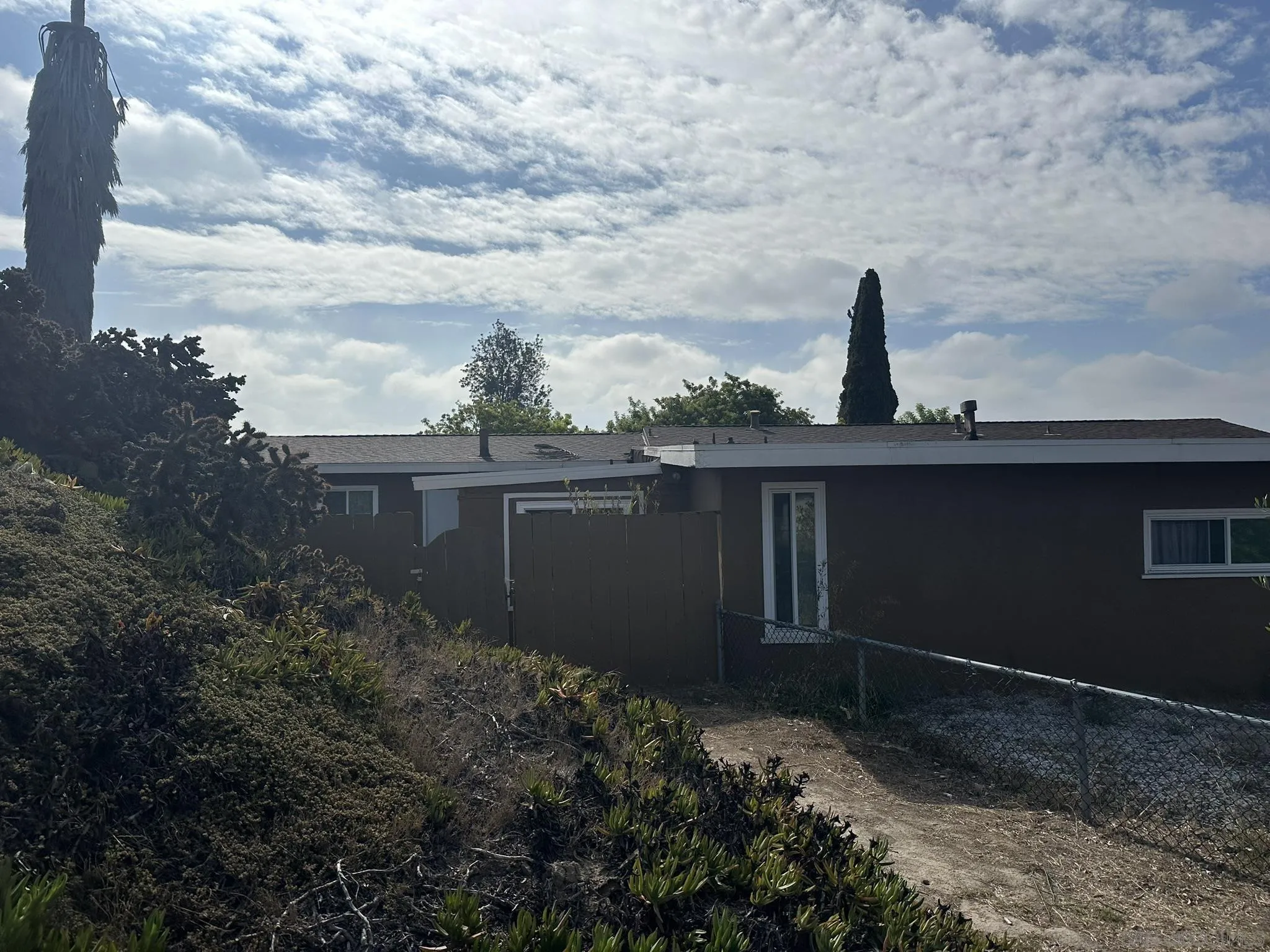 https://cdn.realtyfeed.com/cdn/127/250039895/c021ebd46465aea858a431cef3bbfa2e.webp