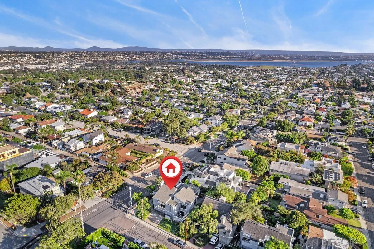 https://cdn.realtyfeed.com/cdn/127/250039905/1cf8a6c38ea5706b8b4e91ee892c3fc8.webp
