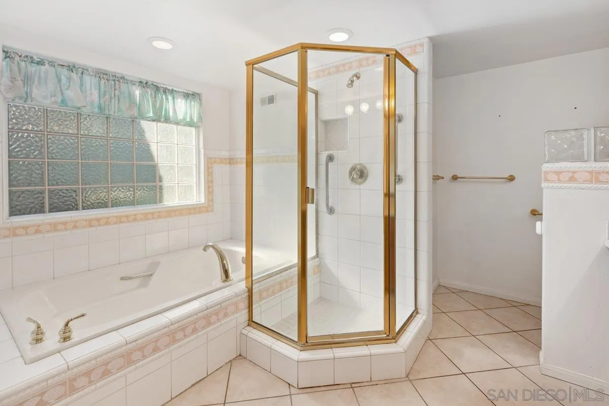 https://cdn.realtyfeed.com/cdn/127/250039905/62d9f65eda1ac1949a64fcdb0835b757.webp