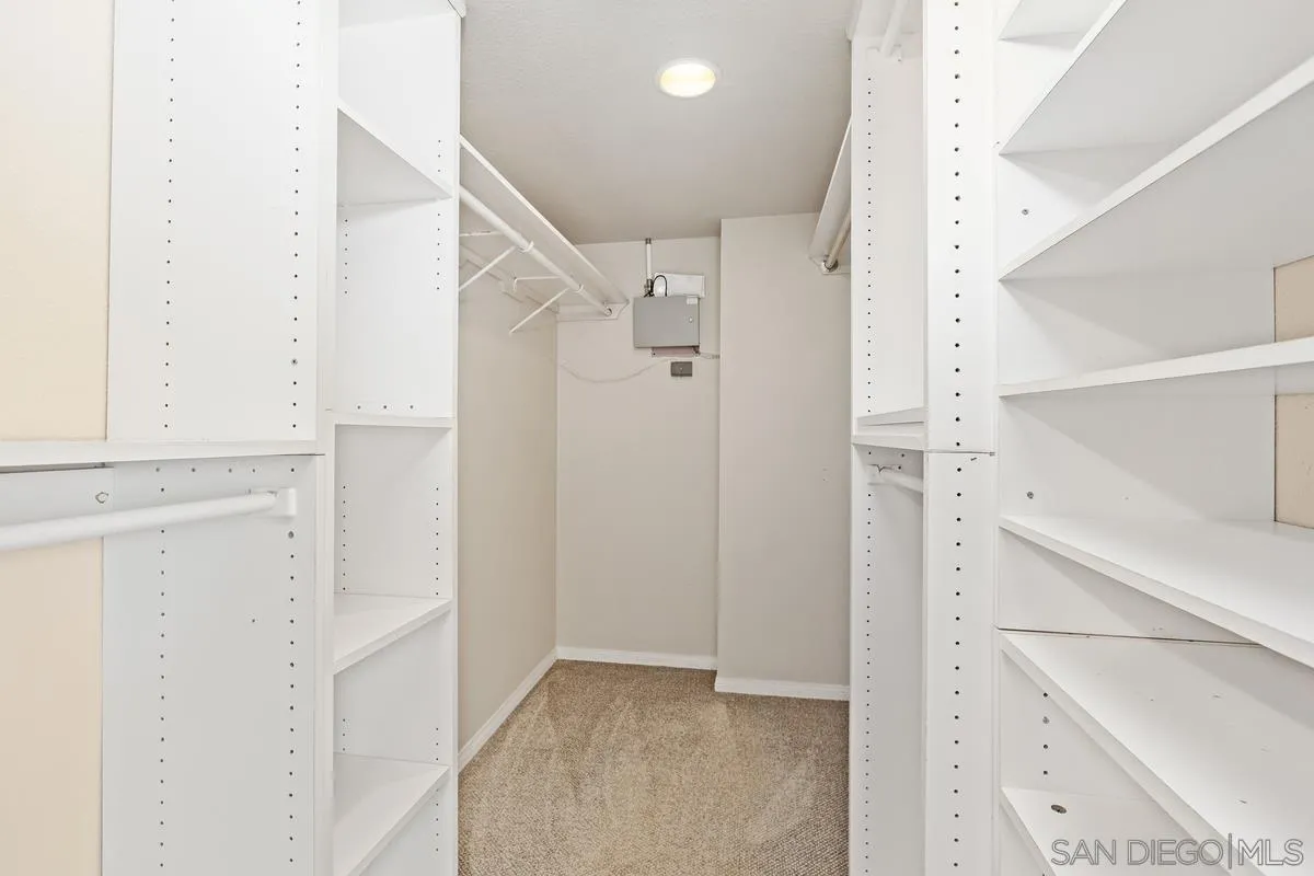https://cdn.realtyfeed.com/cdn/127/250039905/8ea3bcfb2f9899656bdf3f6e3257f9d7.webp