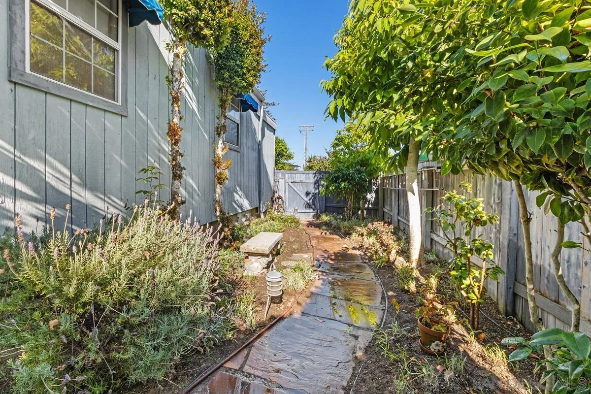 https://cdn.realtyfeed.com/cdn/127/250039905/917558aa0333ed4601cfe8fdcb8c6fe2.webp