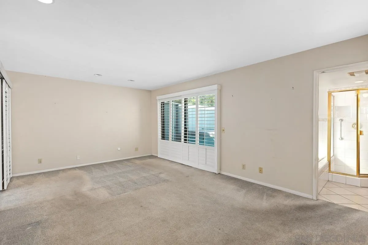 https://cdn.realtyfeed.com/cdn/127/250039905/ba39da628bf82780bbbe07be75986cfd.webp