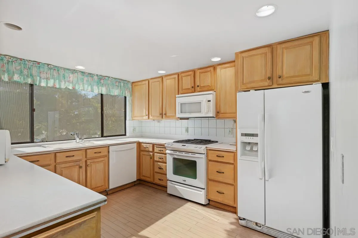 https://cdn.realtyfeed.com/cdn/127/250039905/c5015e38d966c1a4cd0ffcfb9597733b.webp