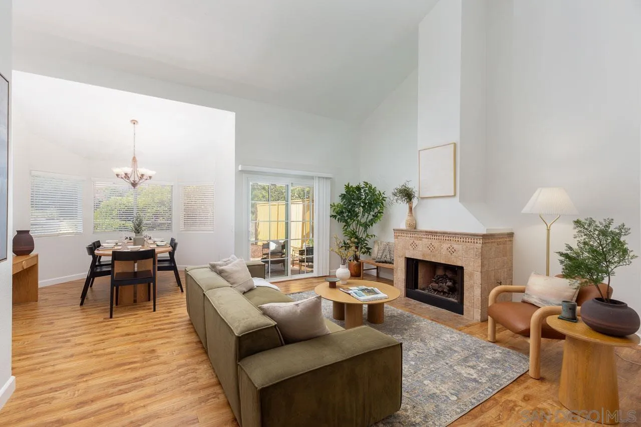 Photo #3: 250039907 Listing 
