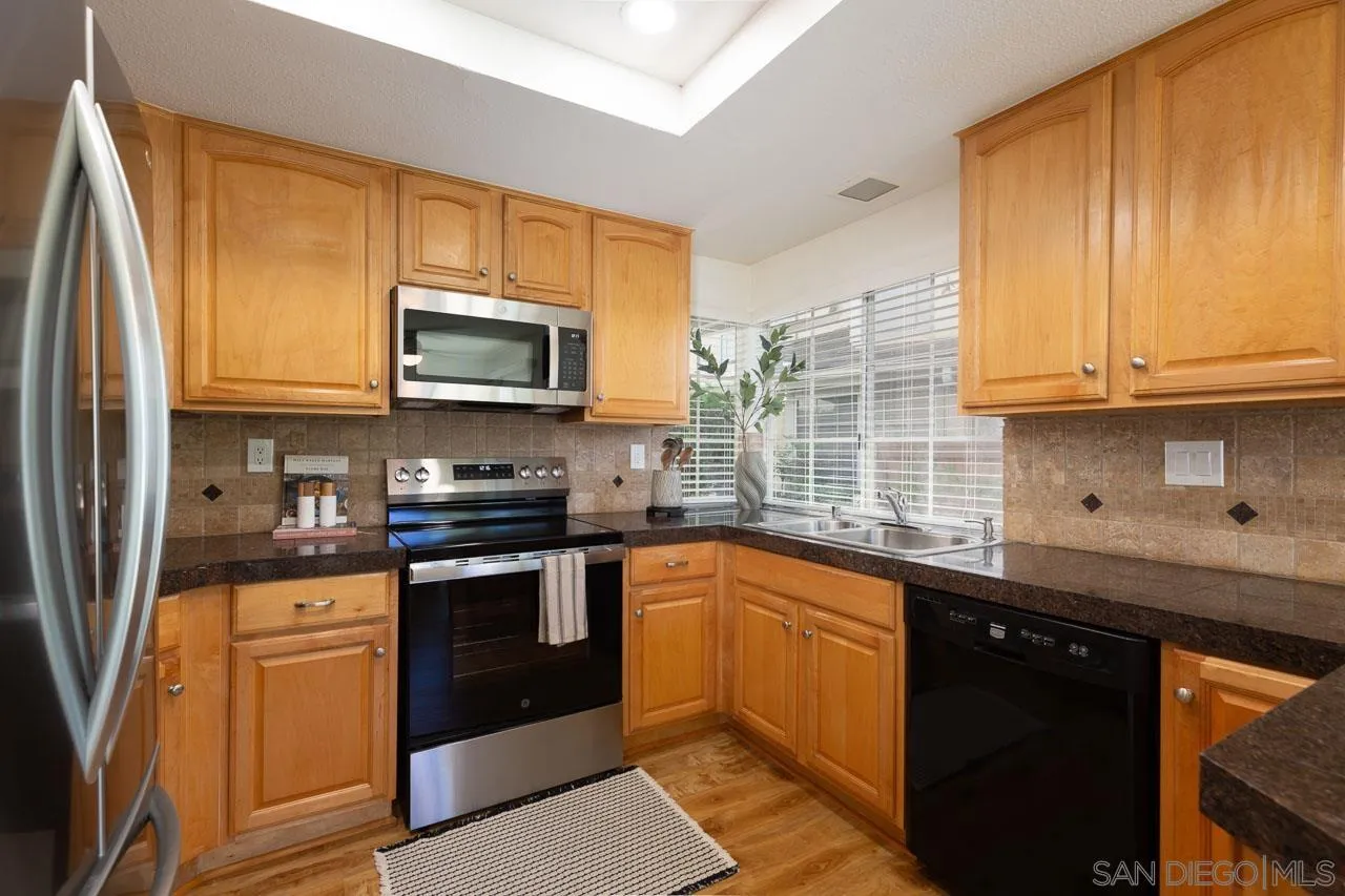 Photo #8: 250039907 Listing: Photo #8