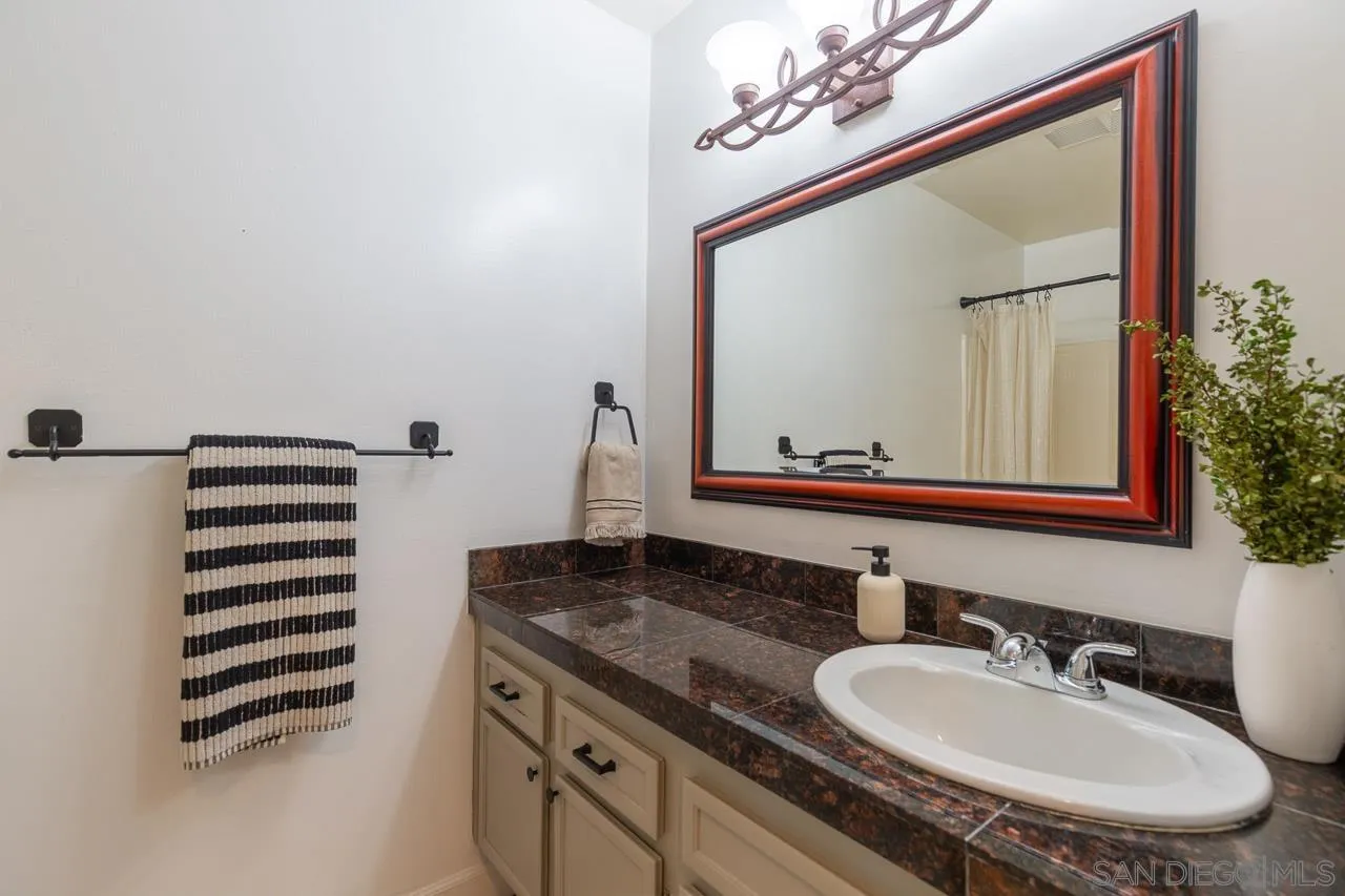 Photo #17: 250039907 Listing: Photo #17