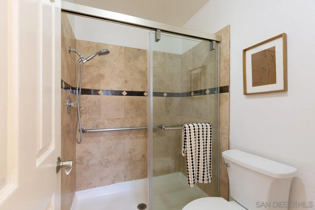 Photo #23: 250039907 Listing: Photo #23