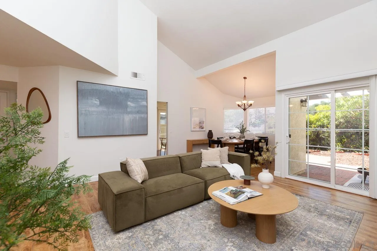 Photo #5: 250039907 Listing 