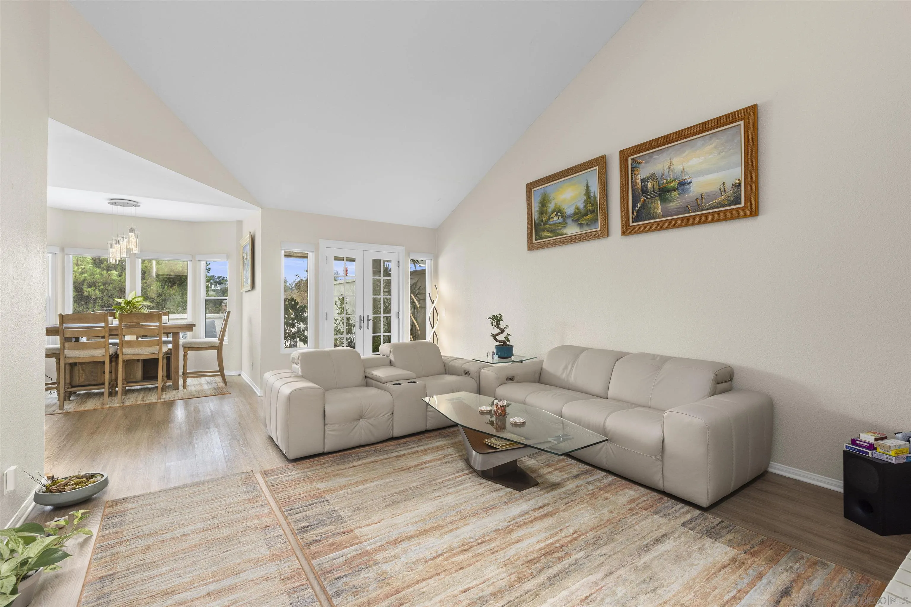 Photo #8: 250039910 Listing: Photo #8