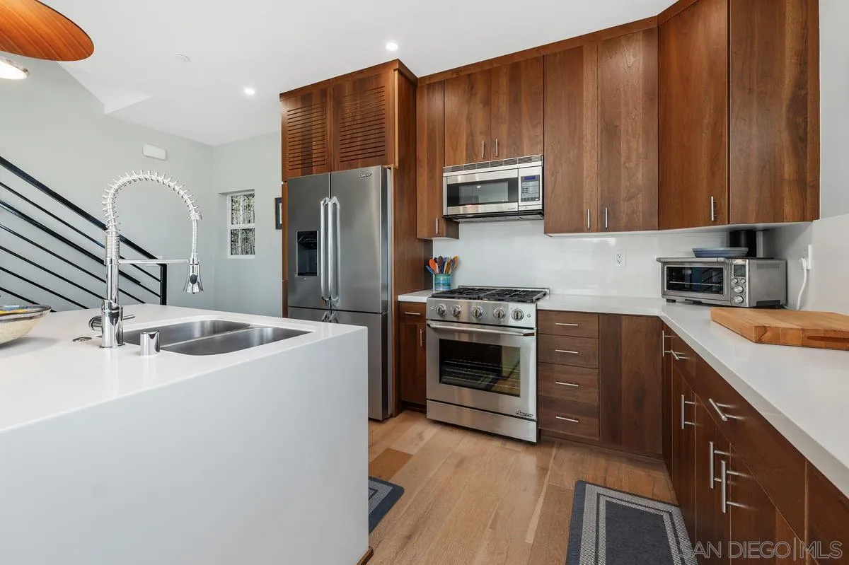 Photo #10: 250039911 Listing: Photo #10
