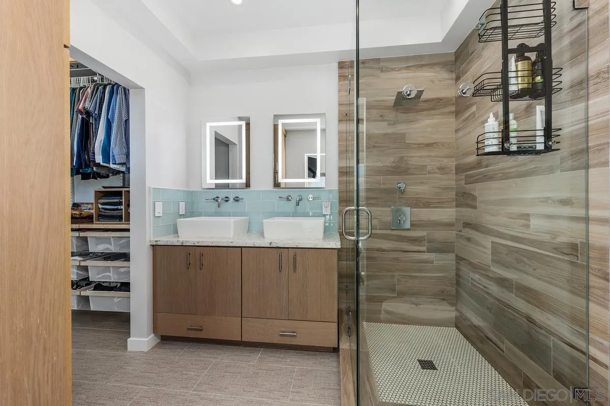 Photo #17: 250039911 Listing: Photo #17