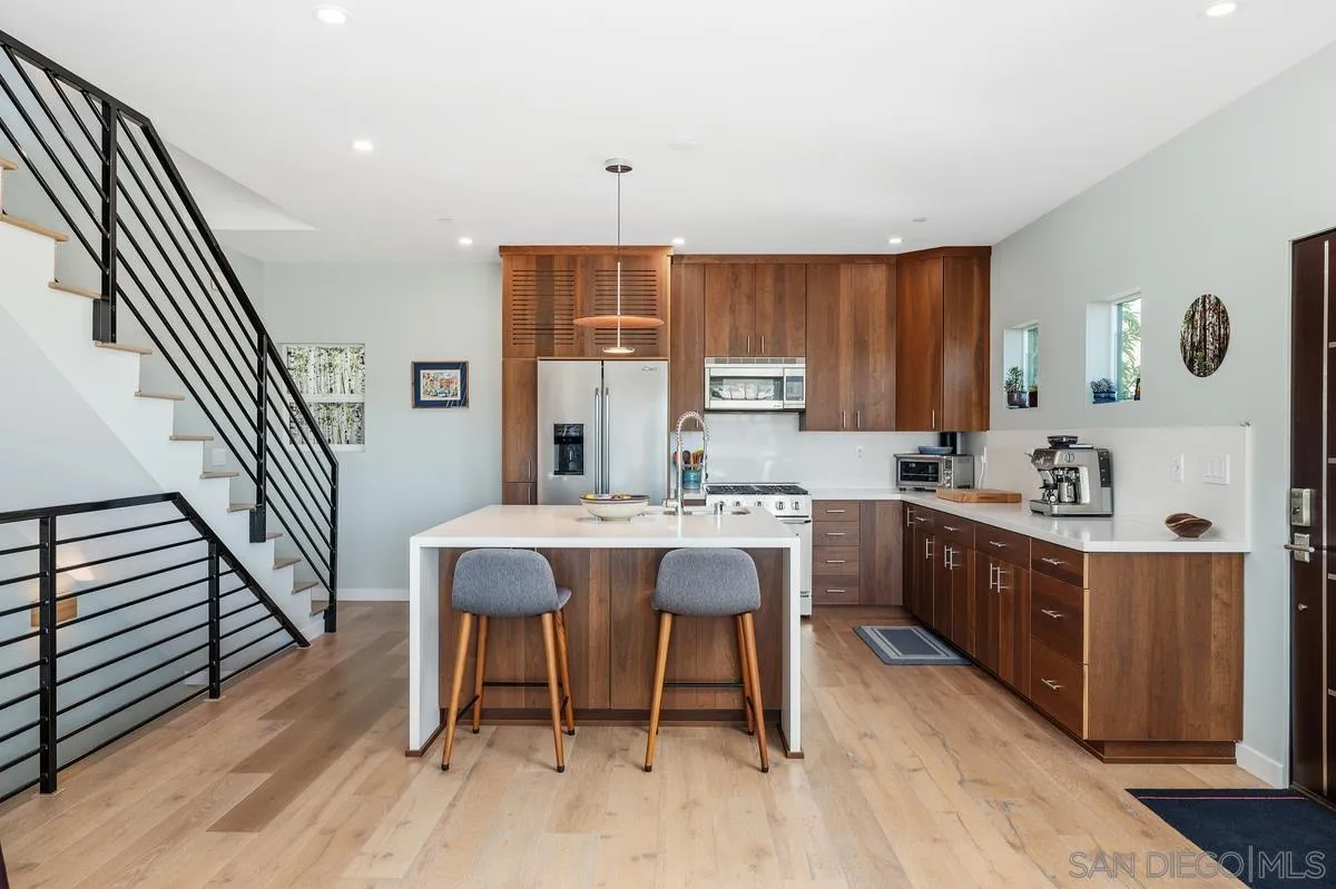 Photo #8: 250039911 Listing: Photo #8