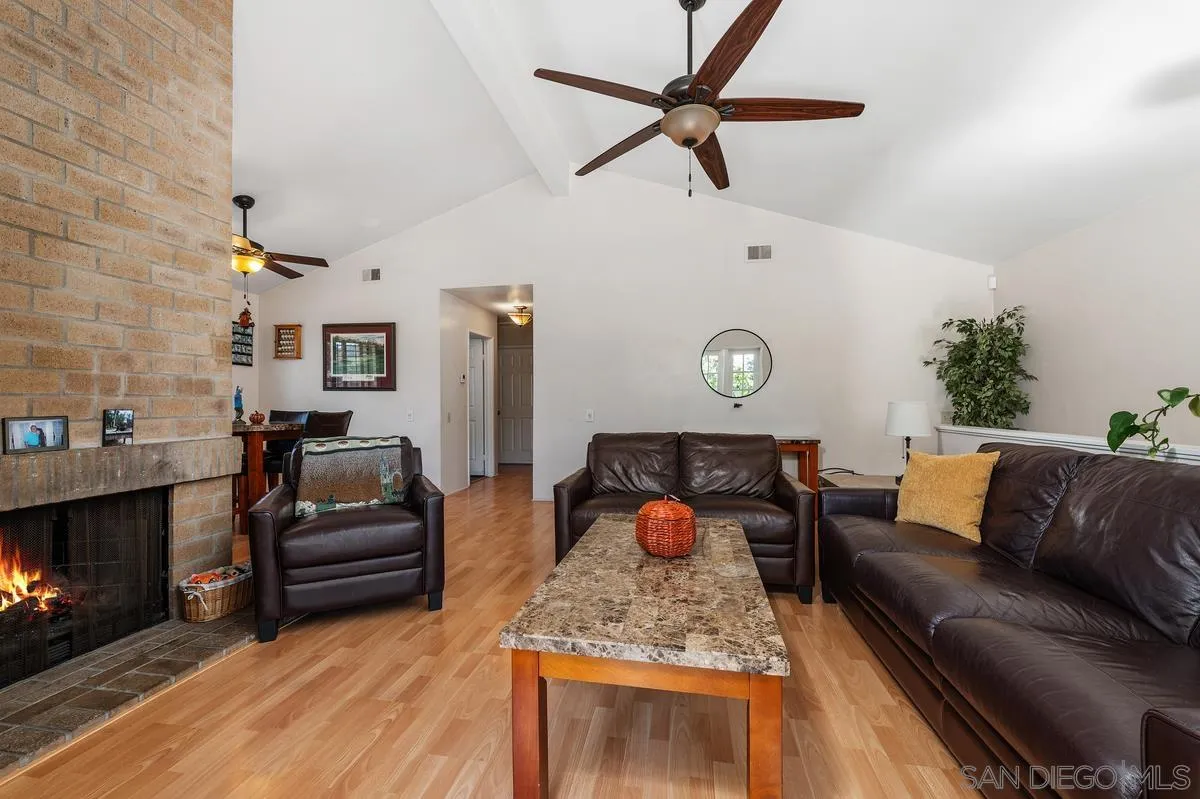 Photo #8: 250039915 Listing: Photo #8