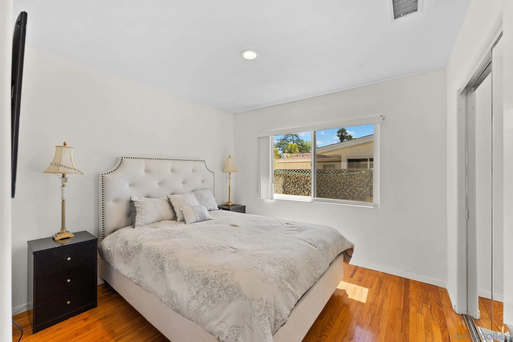https://cdn.realtyfeed.com/cdn/127/250039916/1e814e8bd11ec9000891076cda55b1e7.webp