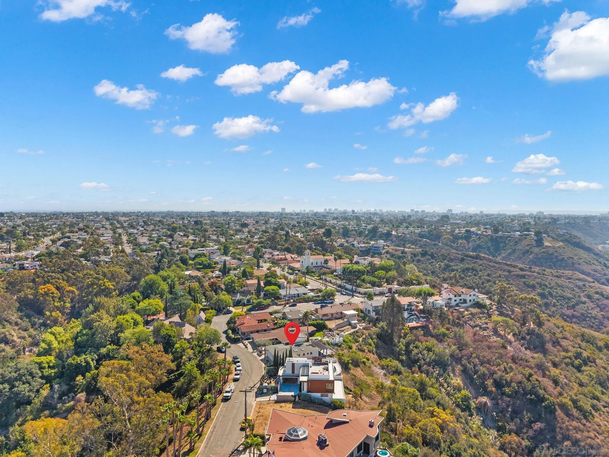 https://cdn.realtyfeed.com/cdn/127/250039916/4bf9ea9a6eb5c6afebc15f12b499cb28.webp