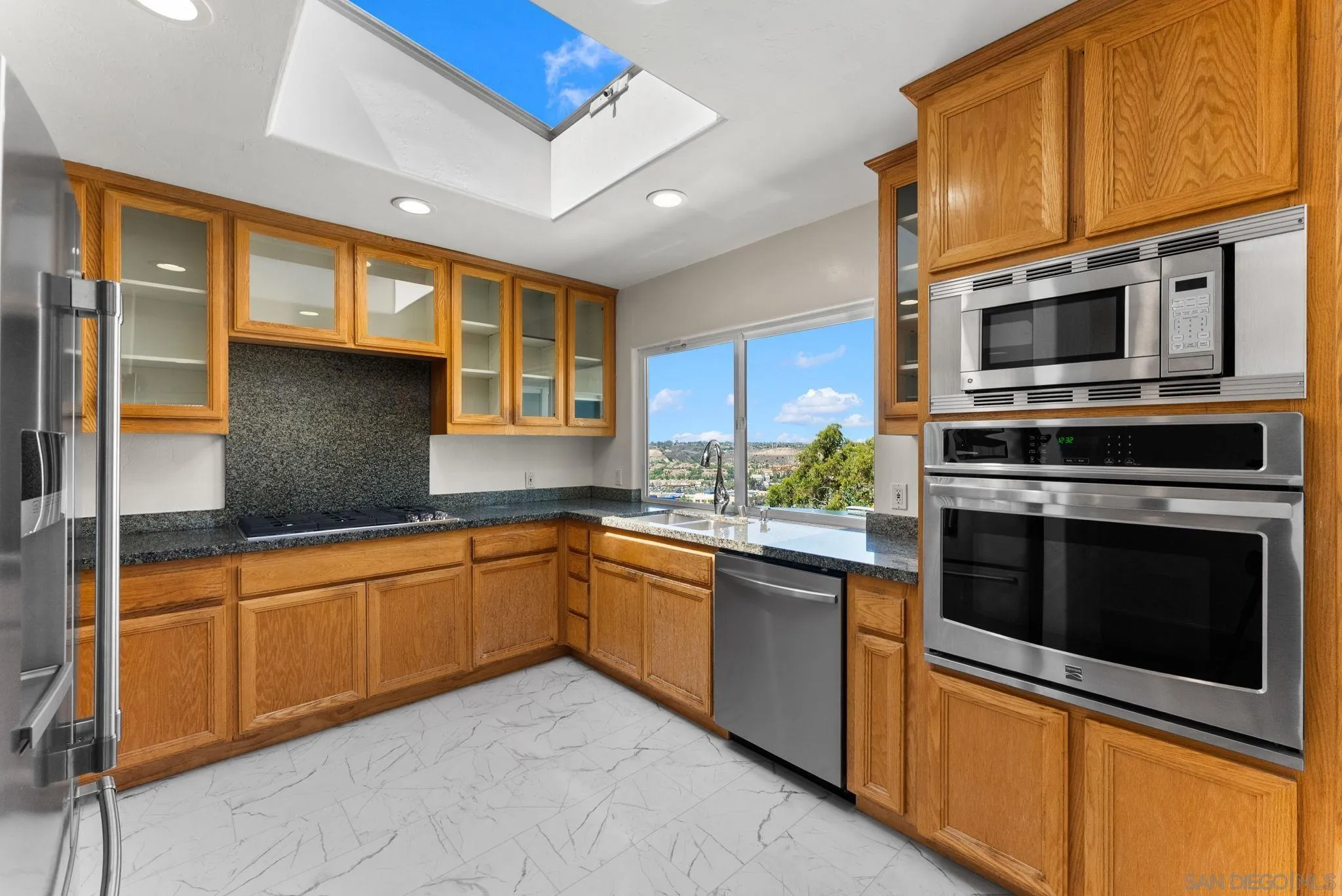 https://cdn.realtyfeed.com/cdn/127/250039916/9a89bfa582a80dbb99ade461b4a1ed04.webp
