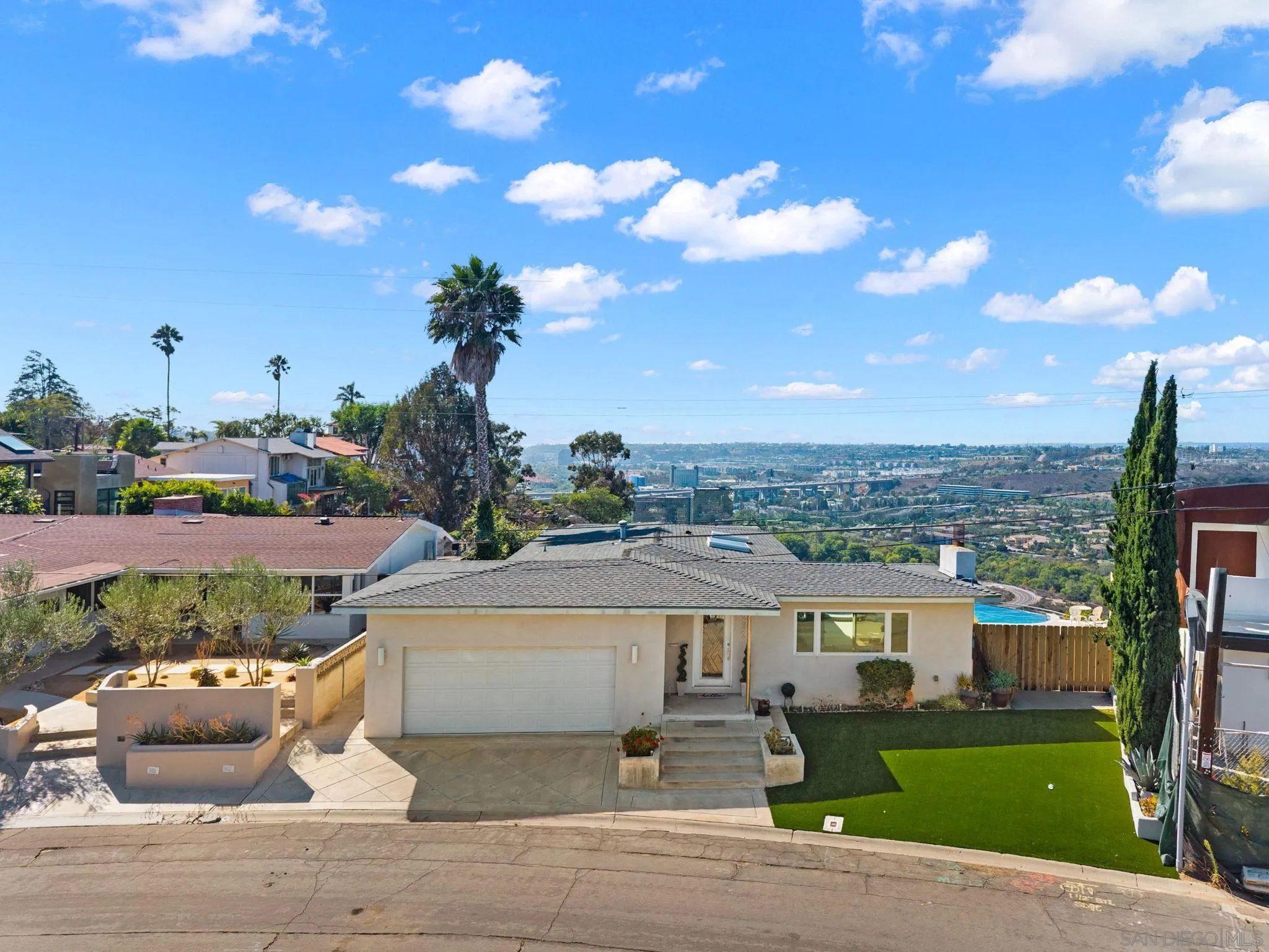 https://cdn.realtyfeed.com/cdn/127/250039916/a136b6b3bdaead052a9150f1b8d75713.webp