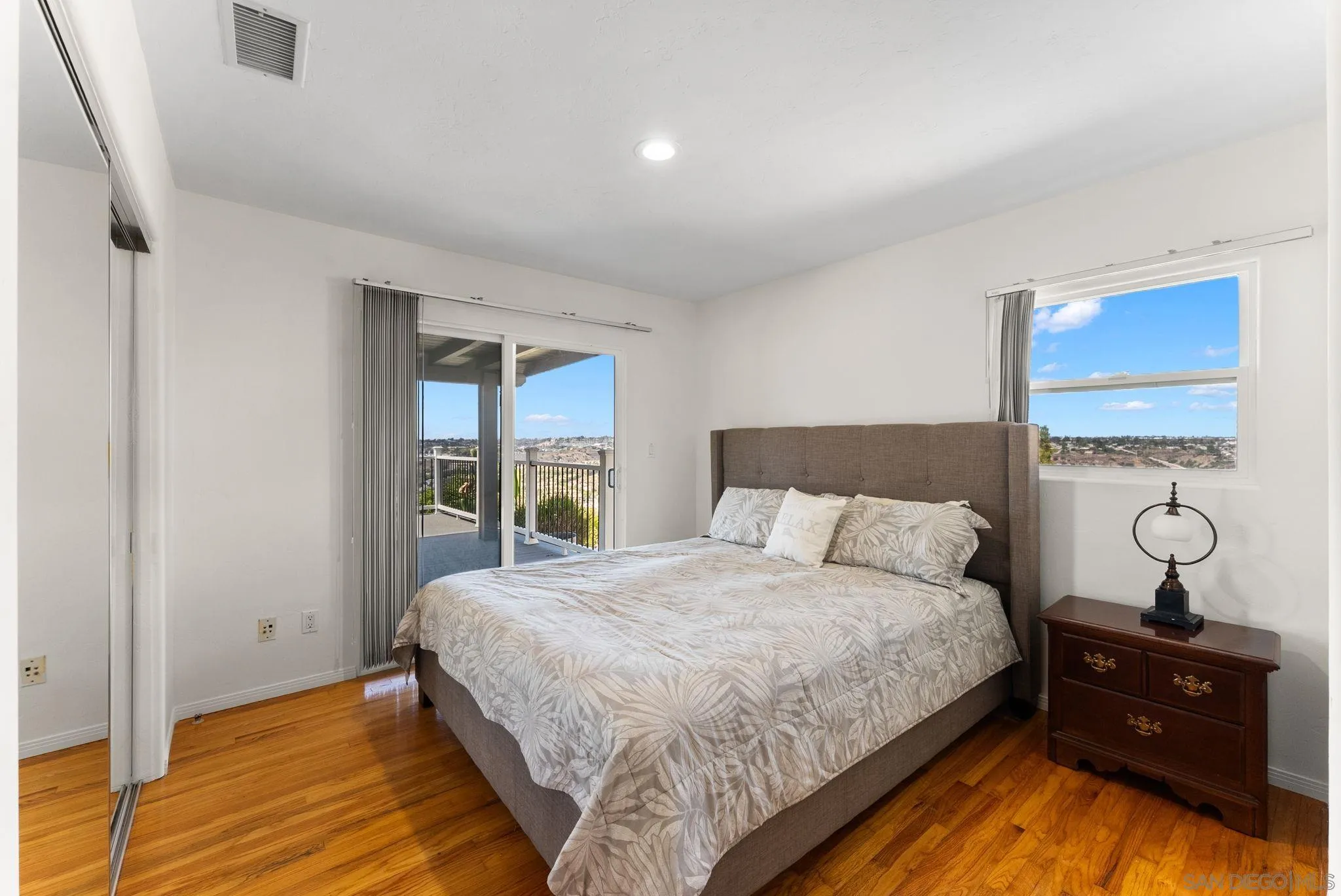 https://cdn.realtyfeed.com/cdn/127/250039916/cbb3d79b9ea9805231f1b8c5c4bfac52.webp
