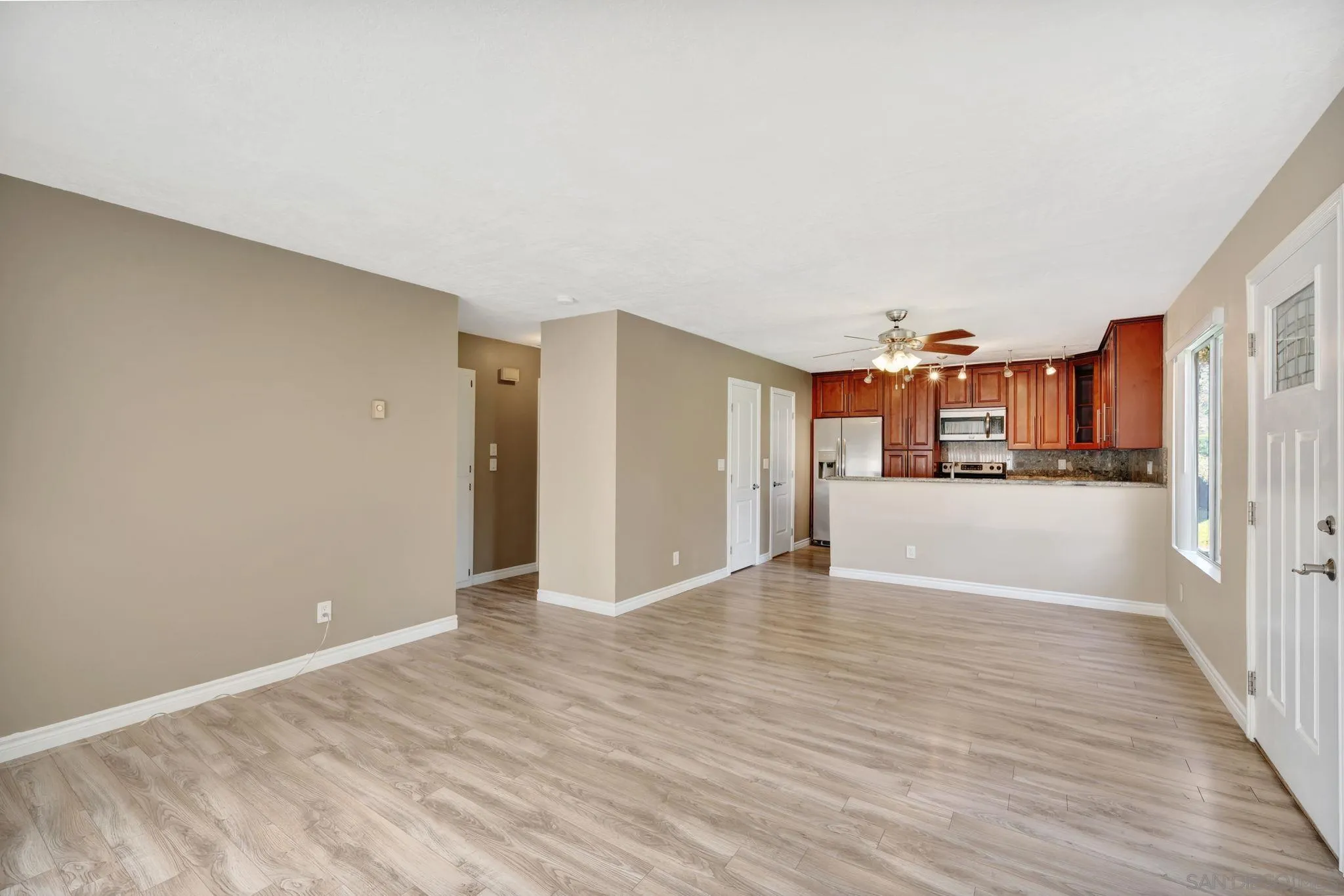 Photo #4: 250039919 Listing 