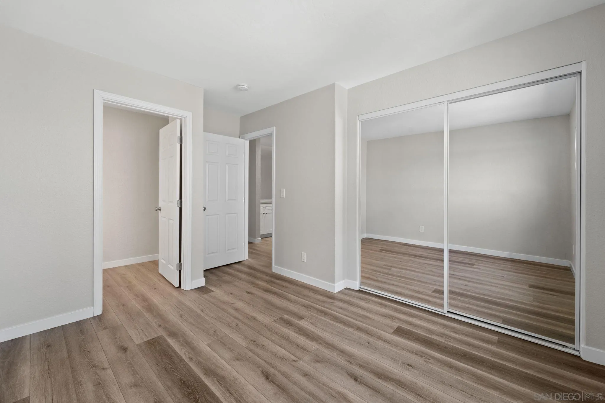 Photo #13: 250039921 Listing: Photo #13