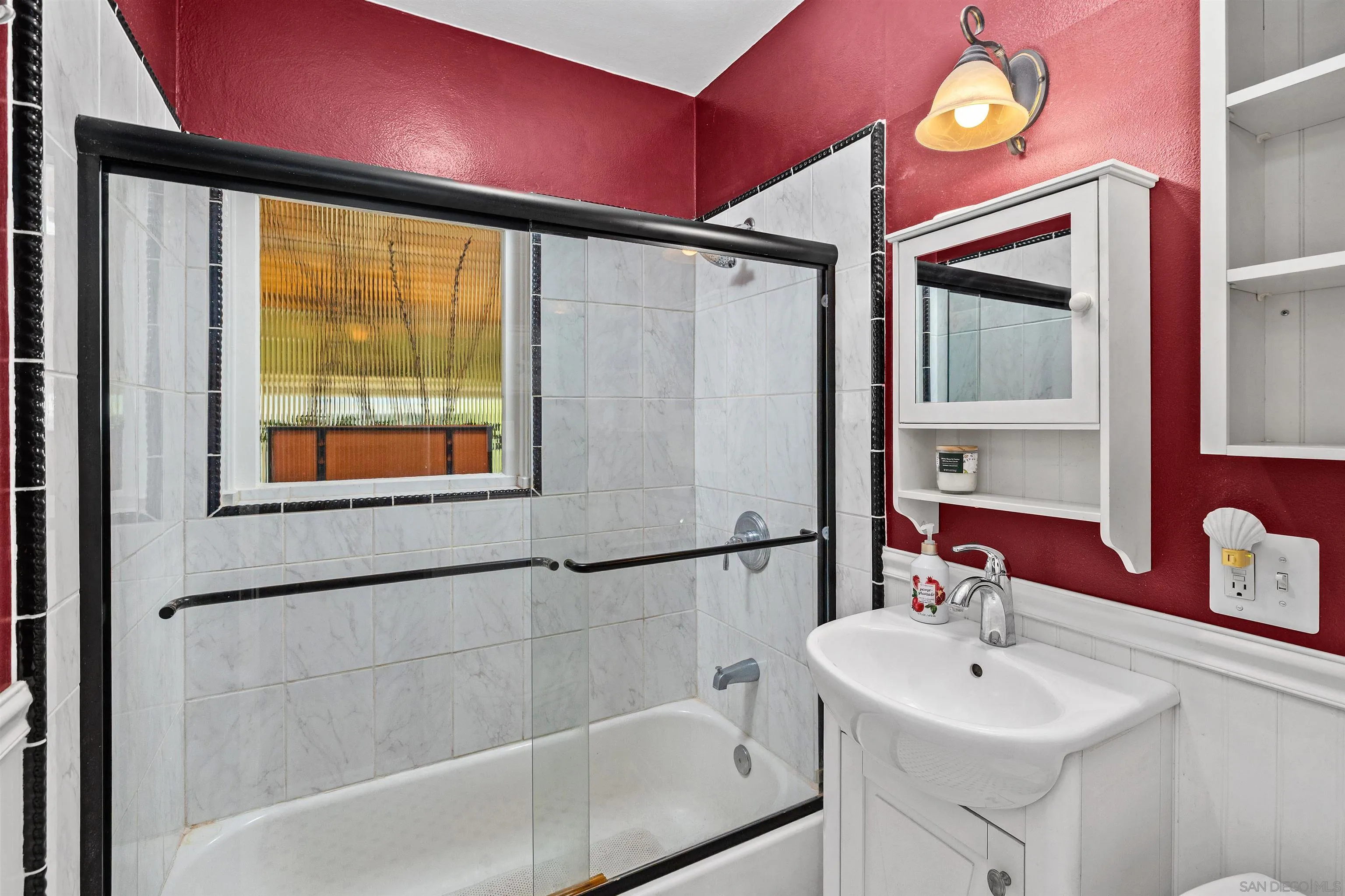 https://cdn.realtyfeed.com/cdn/127/250039931/87aa36ff9f702d3ab6c260144d738d02.webp