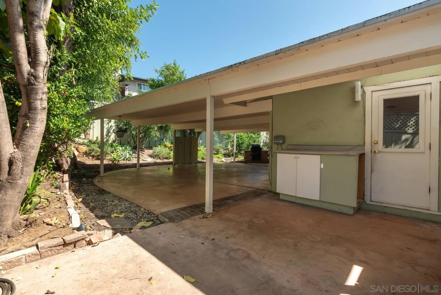 https://cdn.realtyfeed.com/cdn/127/250039932/656c2ab5c36c7118dcb028f5d73249e7.webp
