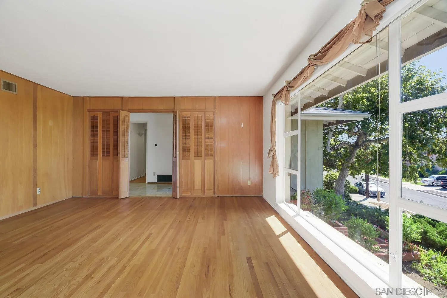 https://cdn.realtyfeed.com/cdn/127/250039932/dcb051074c9c2ae1bdfeca65e8bd3ea9.webp