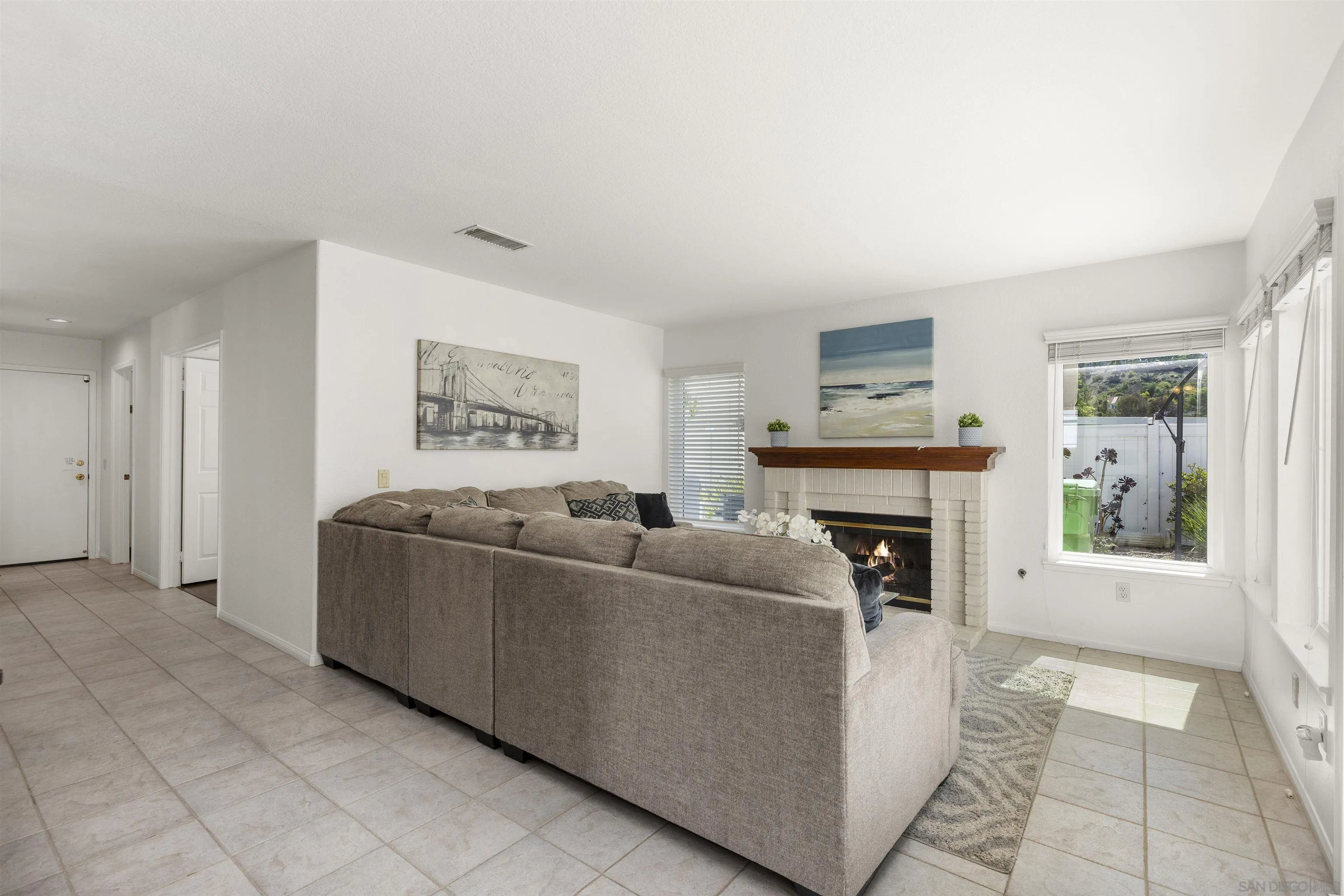 https://cdn.realtyfeed.com/cdn/127/250039934/76d3668e2d83bd05b8425e5c4612a1ed.webp