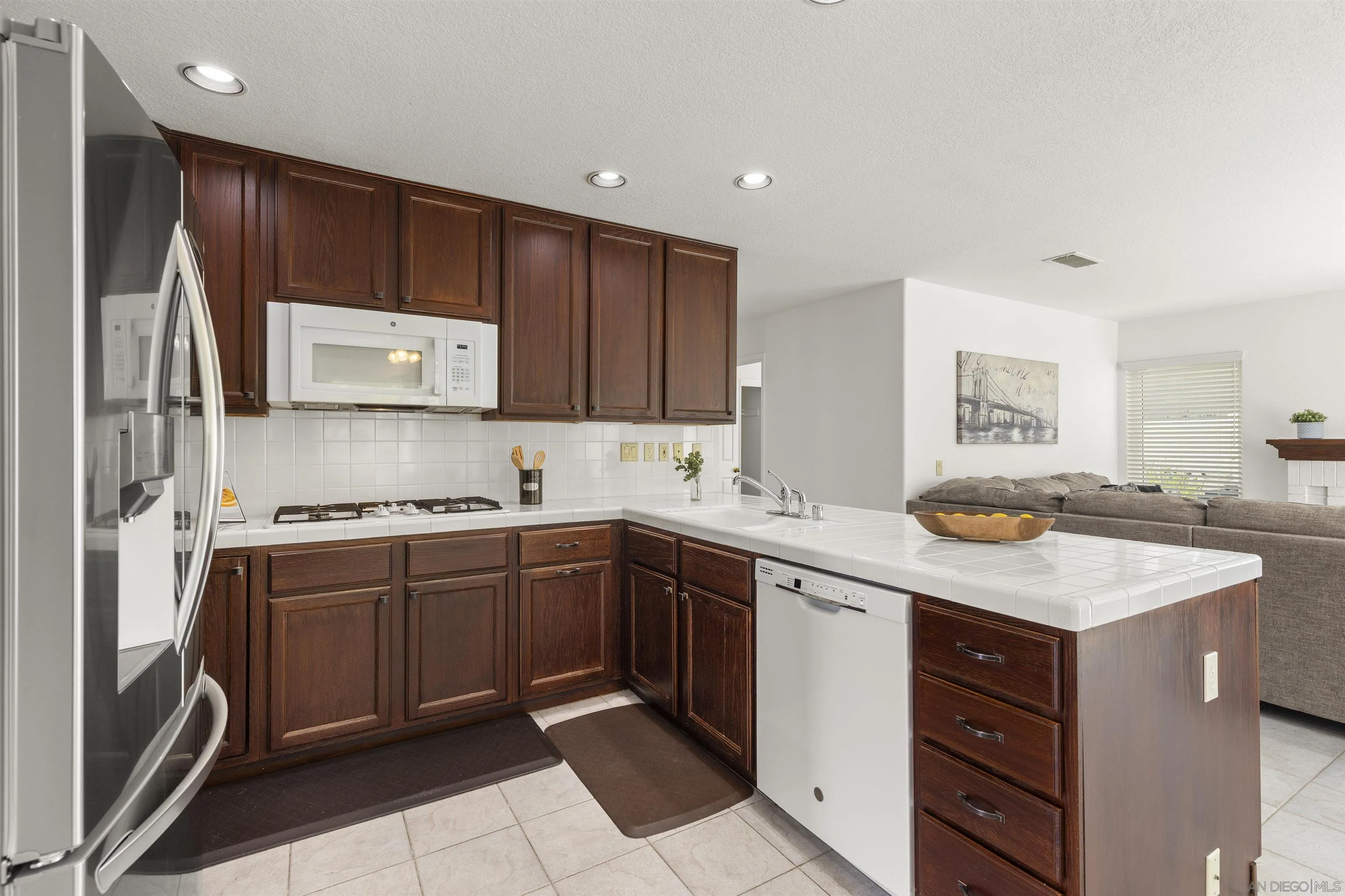 https://cdn.realtyfeed.com/cdn/127/250039934/76e842f945b29adee0497a2e4efaa5c0.webp