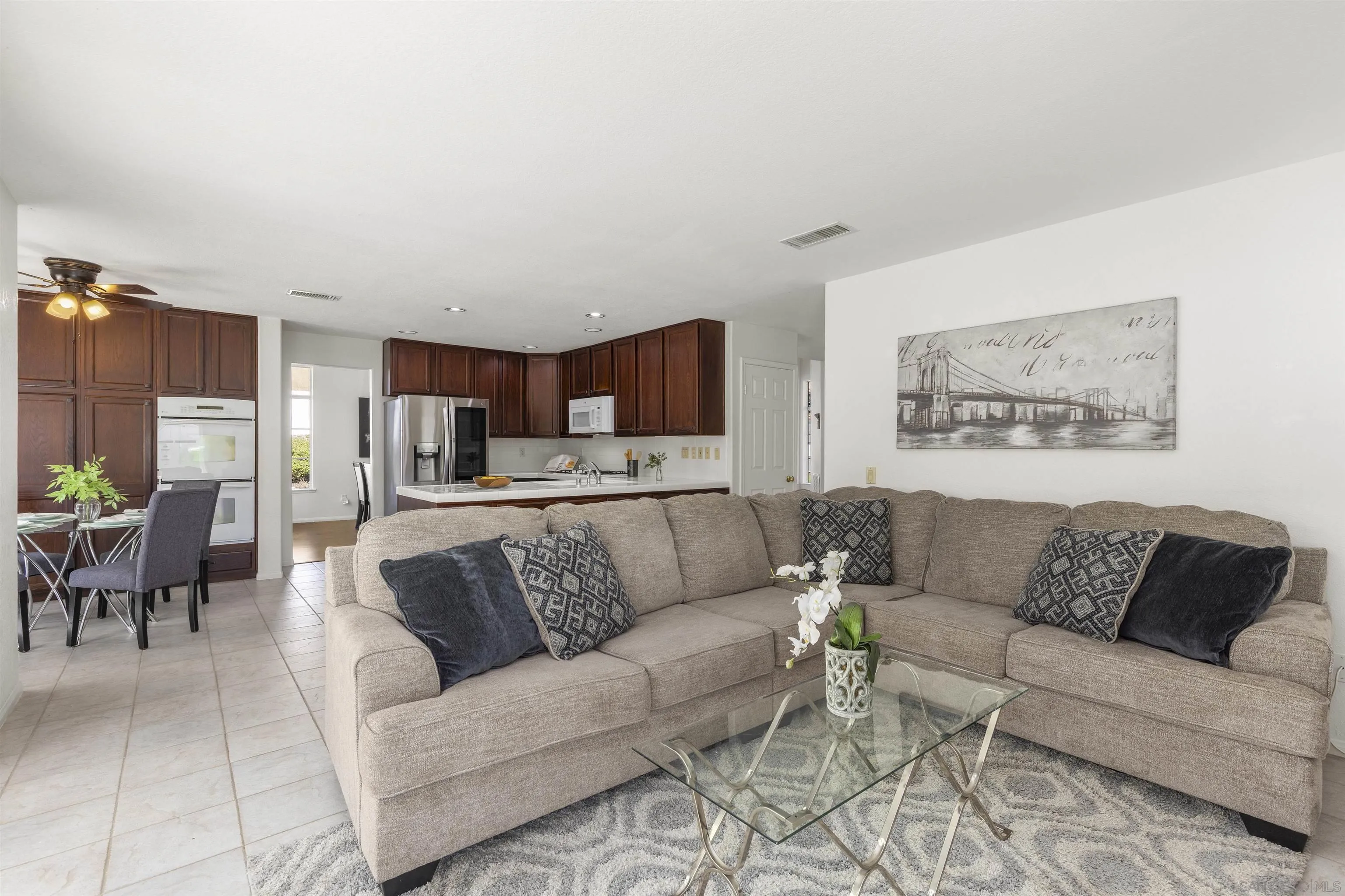 https://cdn.realtyfeed.com/cdn/127/250039934/f45bccdf74486f4a053dd95ca6ae14b6.webp