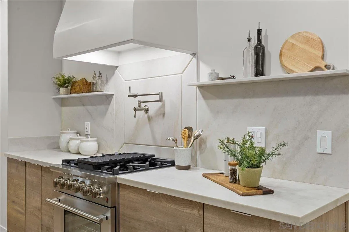 https://cdn.realtyfeed.com/cdn/127/250039937/a0696215faf96e68c9796e2d53dab390.webp
