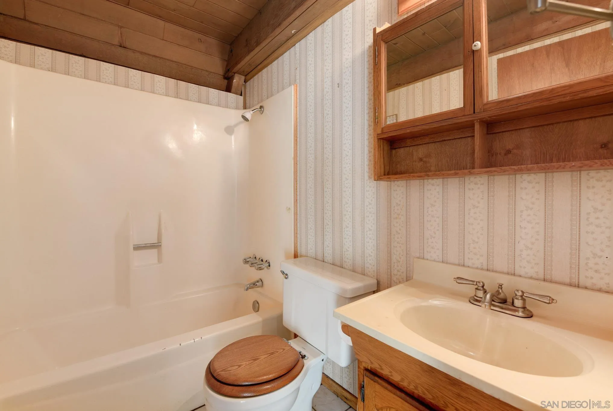 https://cdn.realtyfeed.com/cdn/127/250039938/058d27a9f38dd88806e77499b8930857.webp