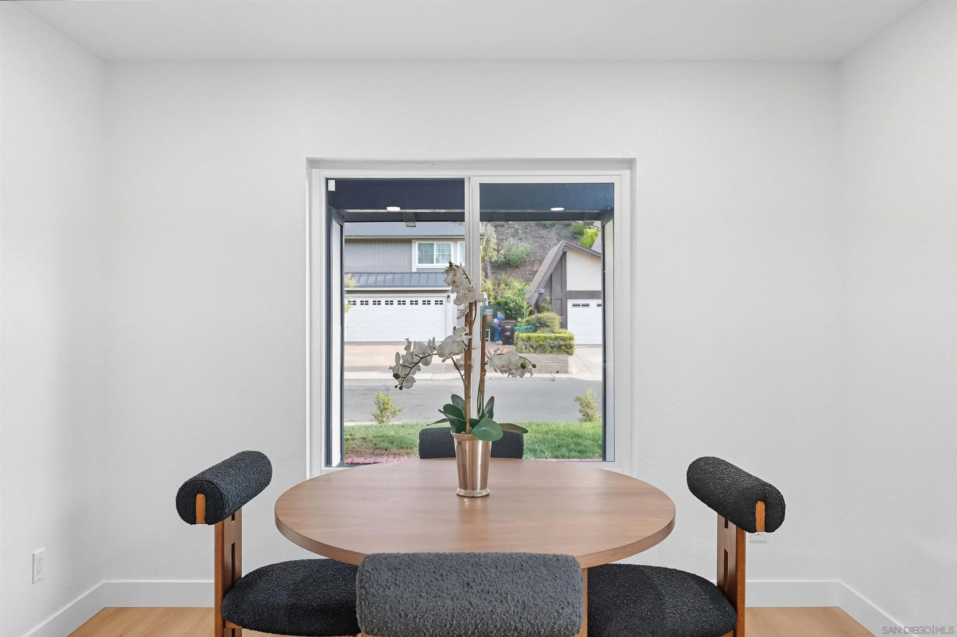 https://cdn.realtyfeed.com/cdn/127/250039939/2ed29f22cfa7002946cd859ffb1041ab.webp