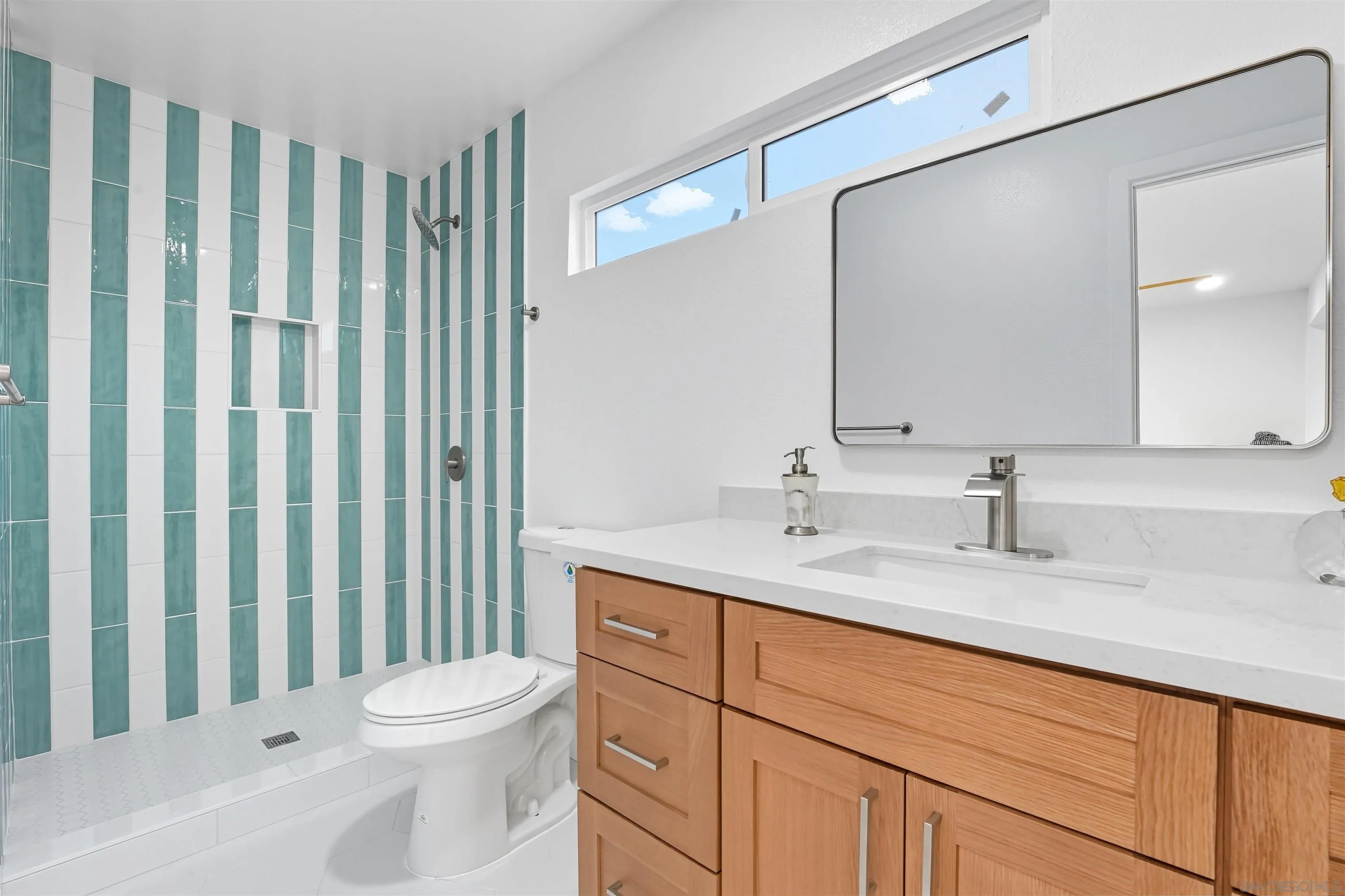 https://cdn.realtyfeed.com/cdn/127/250039939/ca2d8732bb4767eba7c6330cad3766cd.webp