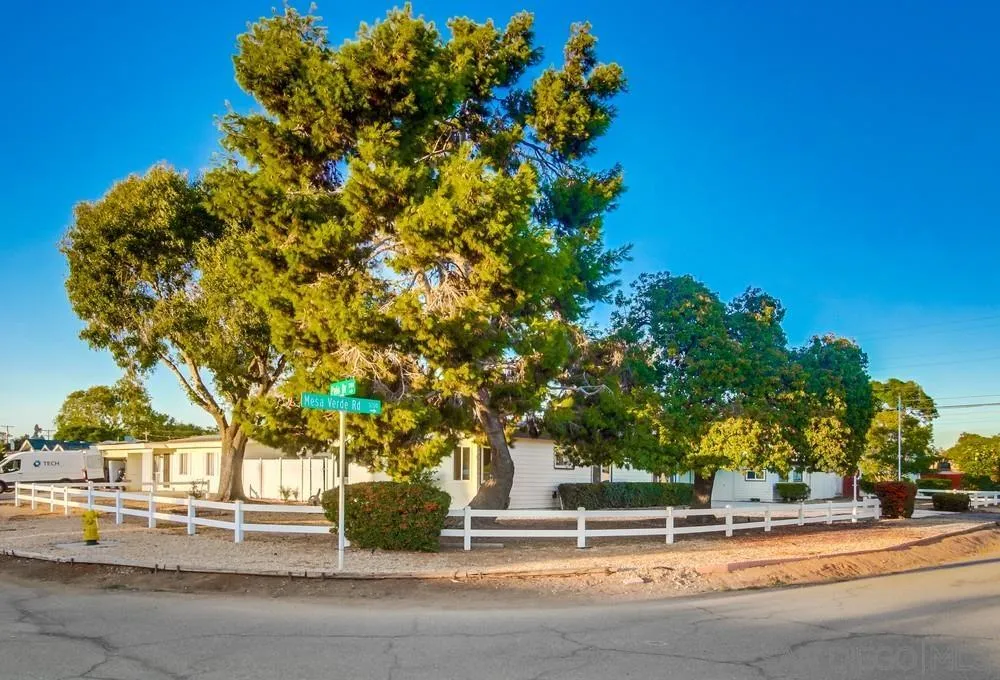https://cdn.realtyfeed.com/cdn/127/250039942/12ab590f6e62f631351cd9c9e5e76f90.webp