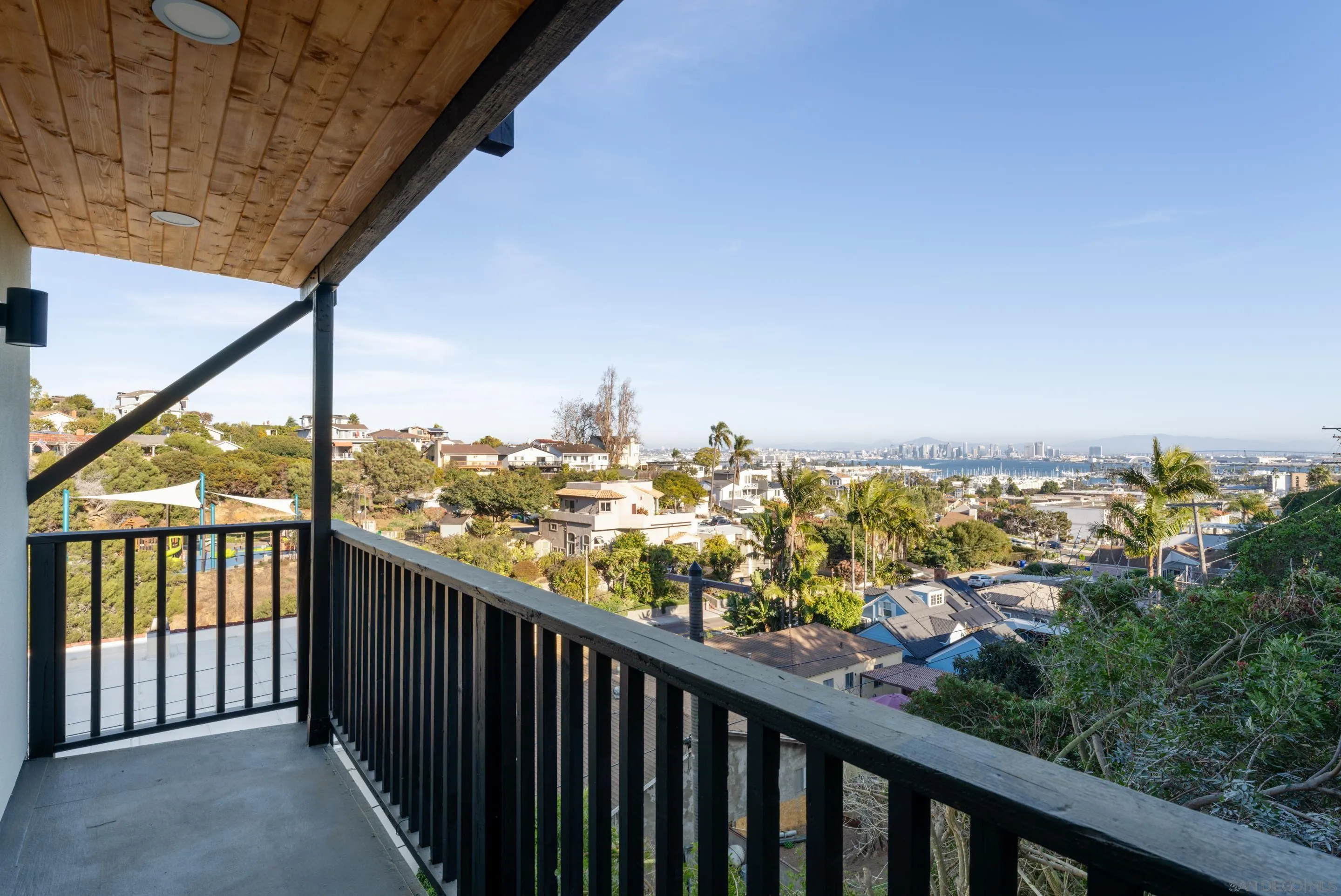 https://cdn.realtyfeed.com/cdn/127/250039945/0692363514d998c1af458f818f1a0ddd.webp