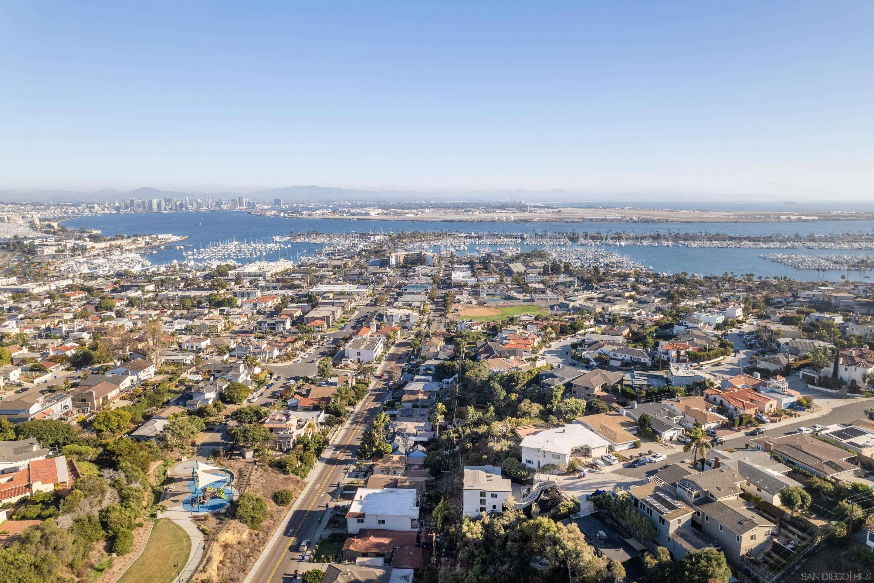 https://cdn.realtyfeed.com/cdn/127/250039945/1cb0bbeeb4676d1df911fa02a04e0275.webp