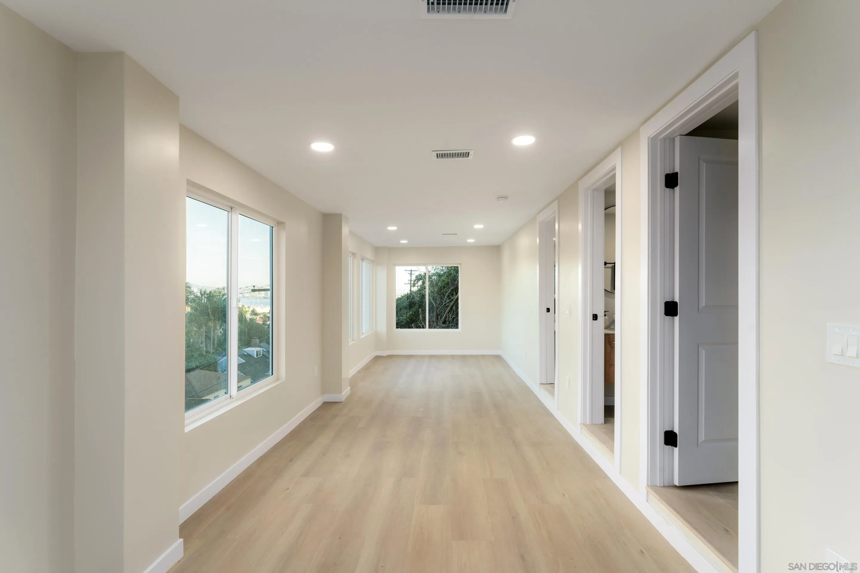 https://cdn.realtyfeed.com/cdn/127/250039945/1ff54814a7ba3cf48a944a61da8cc944.webp