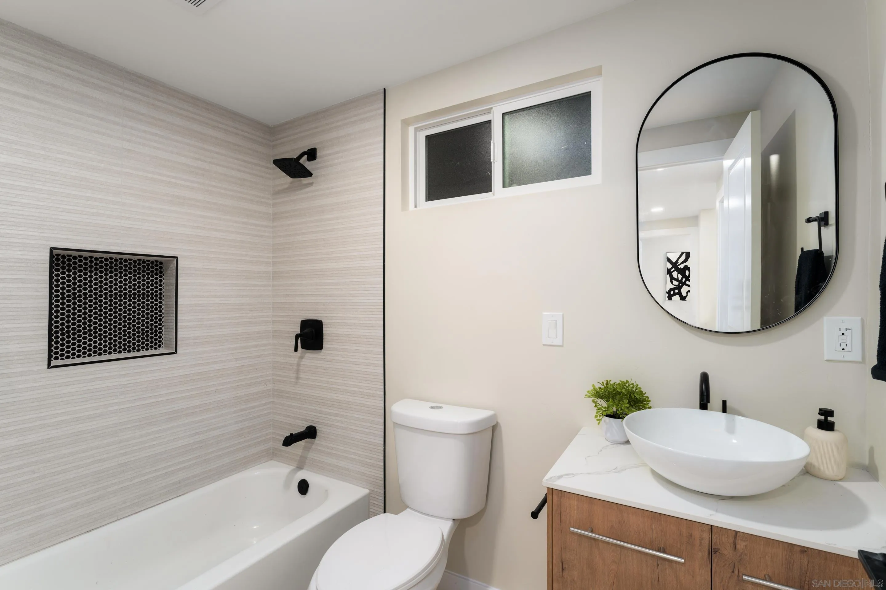 https://cdn.realtyfeed.com/cdn/127/250039945/424a5d27a3f7969d0565577881bb775c.webp