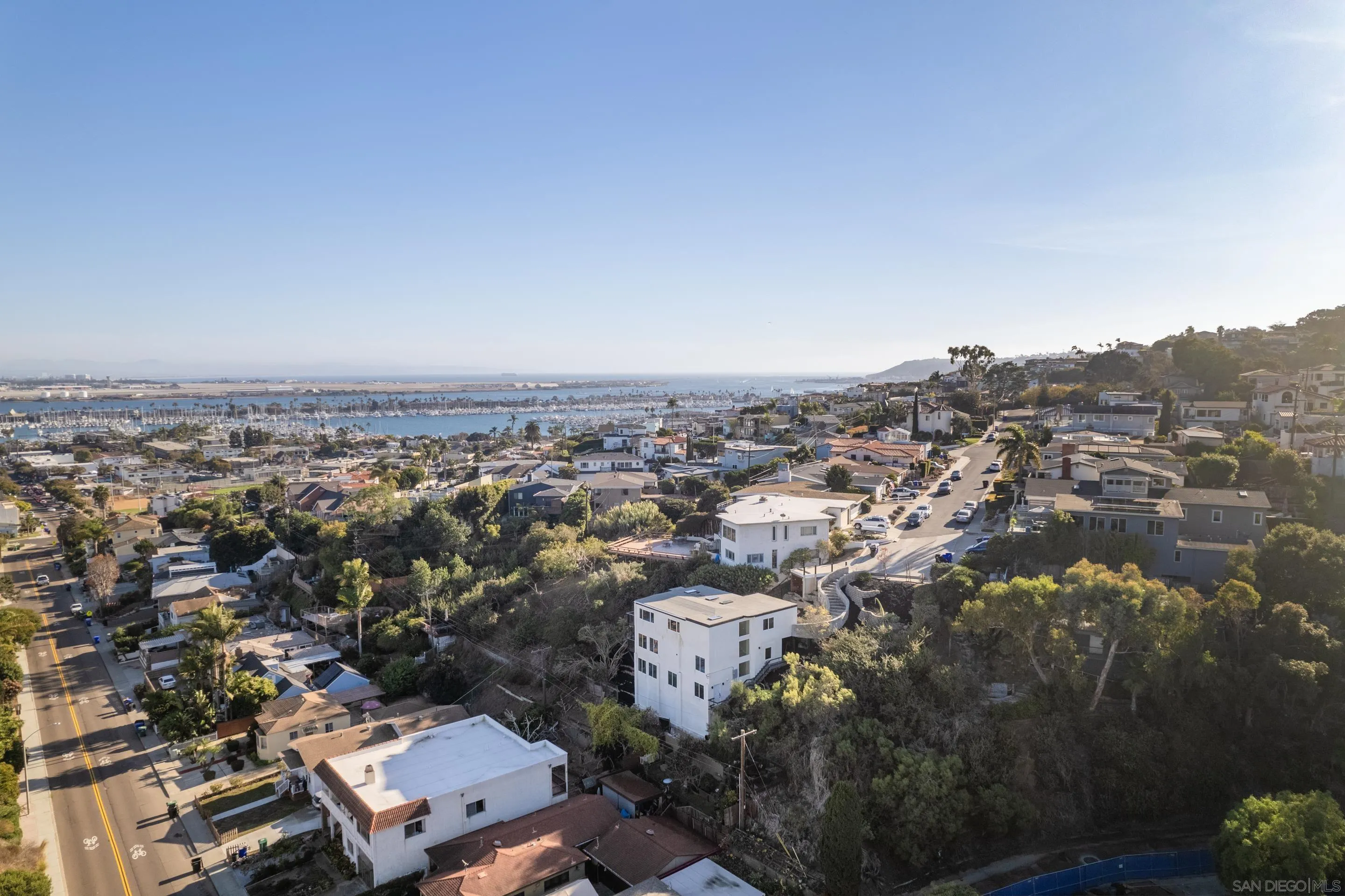 https://cdn.realtyfeed.com/cdn/127/250039945/6b67d443d2383014e9377ca63dbcf6ea.webp