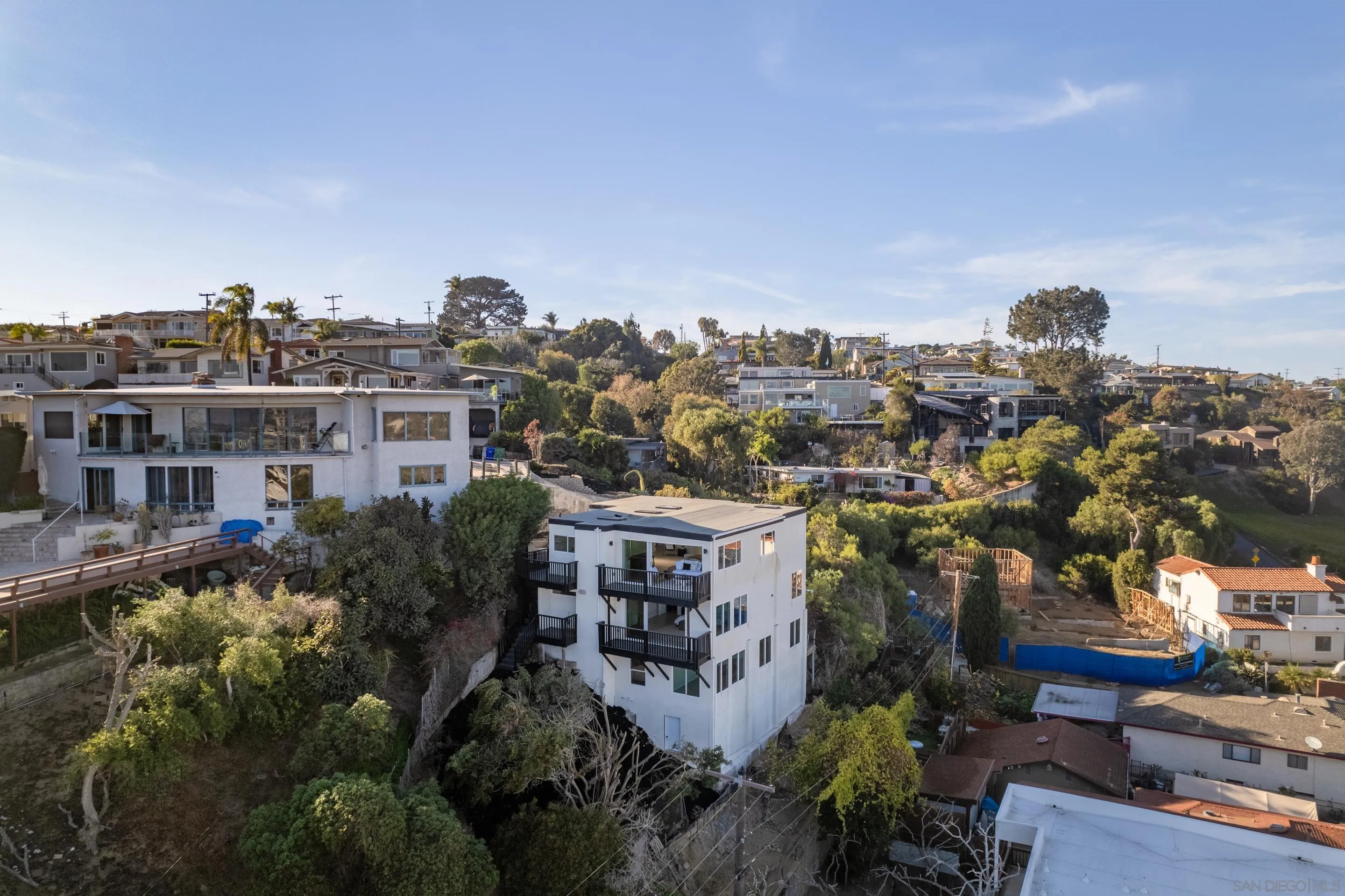 https://cdn.realtyfeed.com/cdn/127/250039945/8c4aa36a5fda49fa22ae6dcffe94cc54.webp