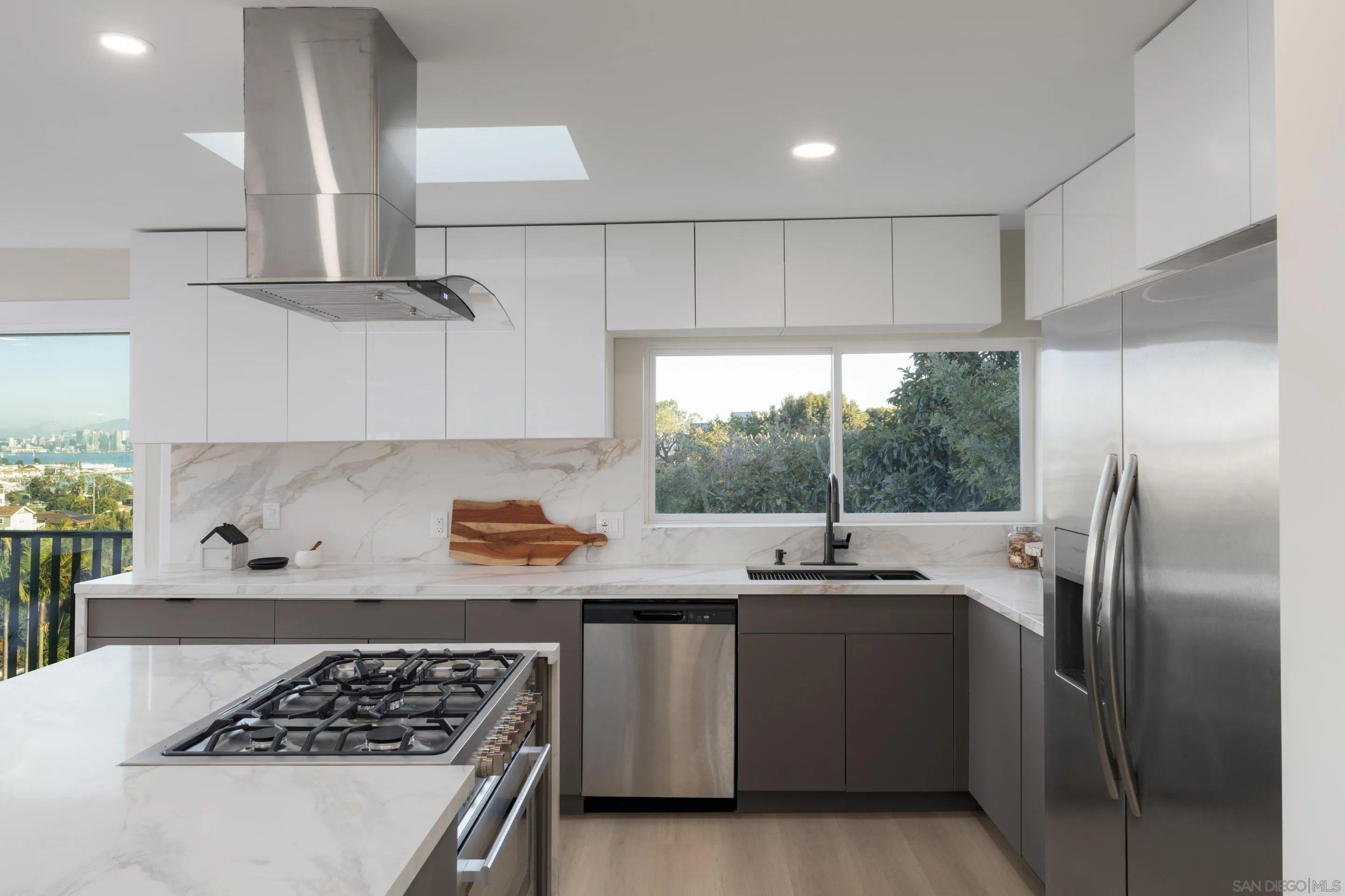 https://cdn.realtyfeed.com/cdn/127/250039945/aa855867f480820a84ee2f44f5c13256.webp