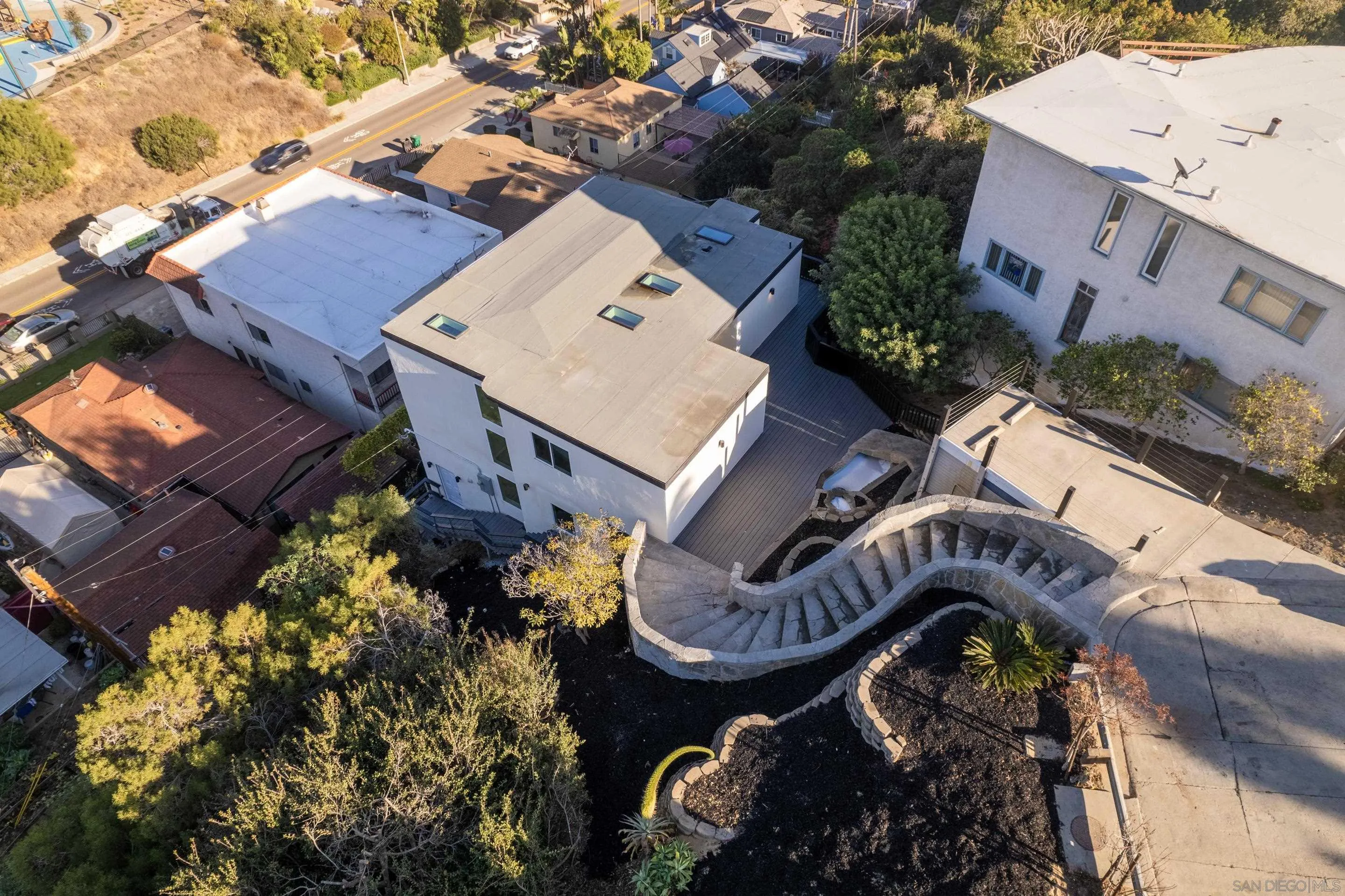 https://cdn.realtyfeed.com/cdn/127/250039945/ab7103dc65fda79fd6ea7de287cfd64b.webp