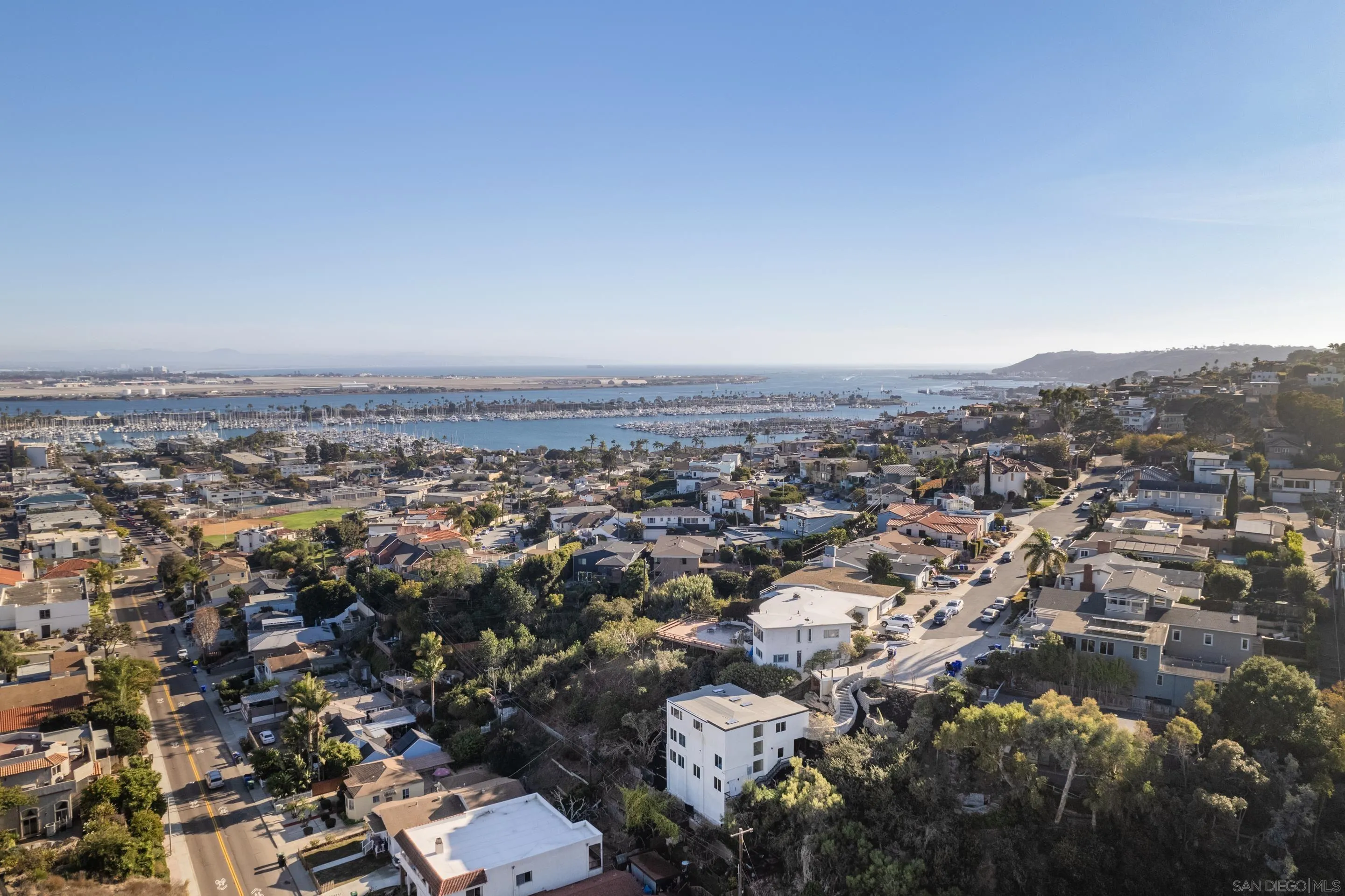 https://cdn.realtyfeed.com/cdn/127/250039945/ba4c1f2d60ab981a2e0e1eceb8f79f9d.webp