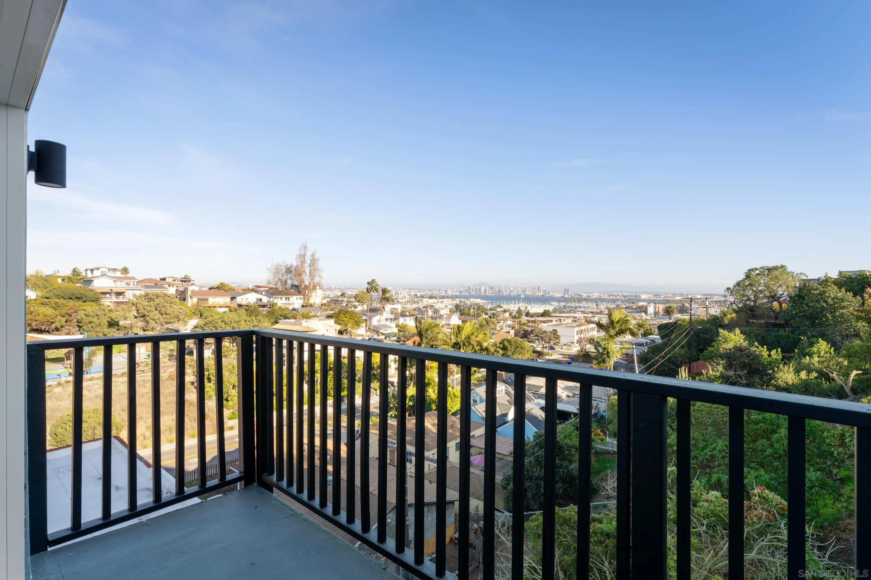 https://cdn.realtyfeed.com/cdn/127/250039945/c5468a39492ef91e9635d836fb607e5a.webp